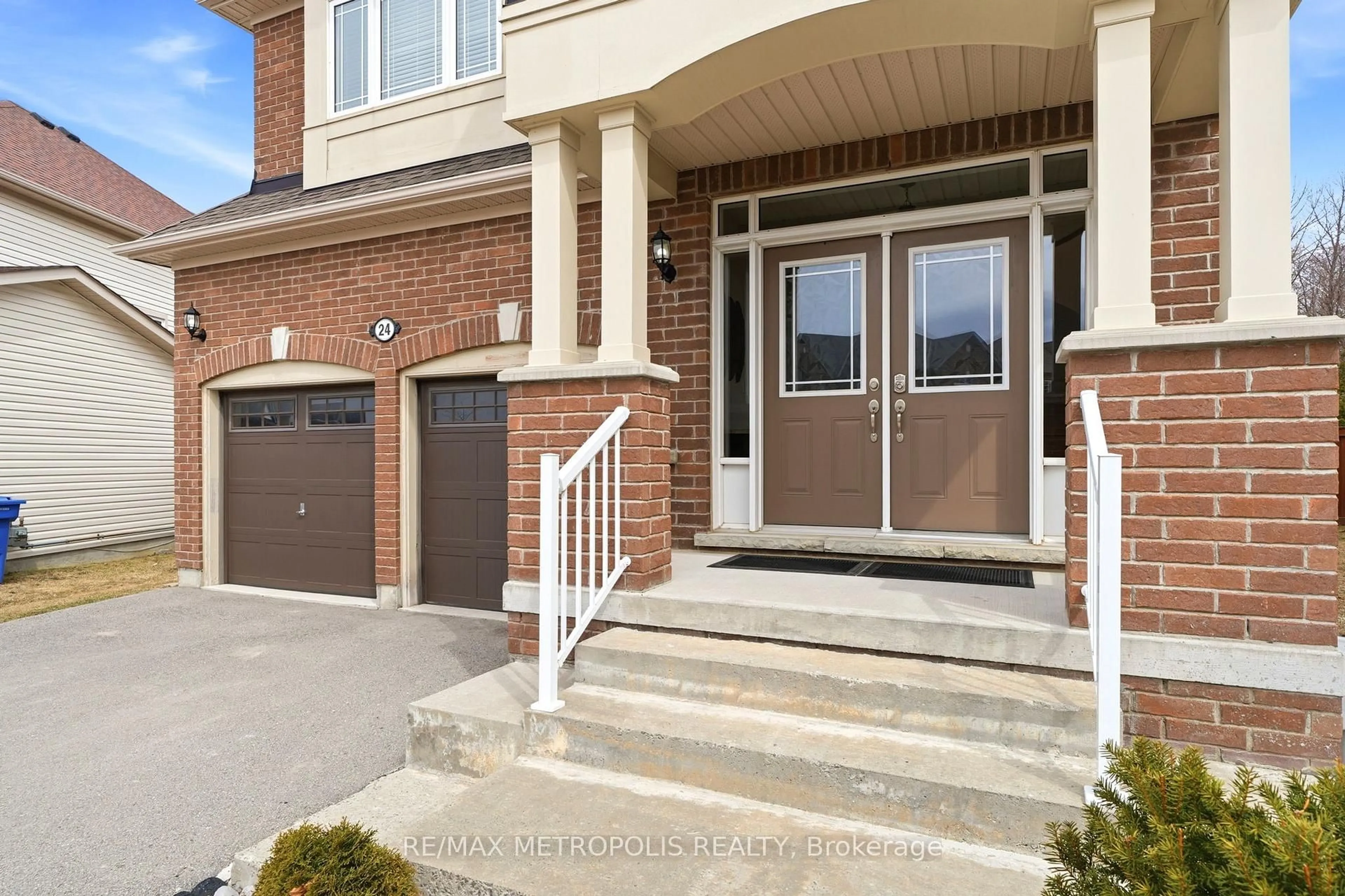 Unknown for 24 Bamburg St, Georgina Ontario L0E 1R0
