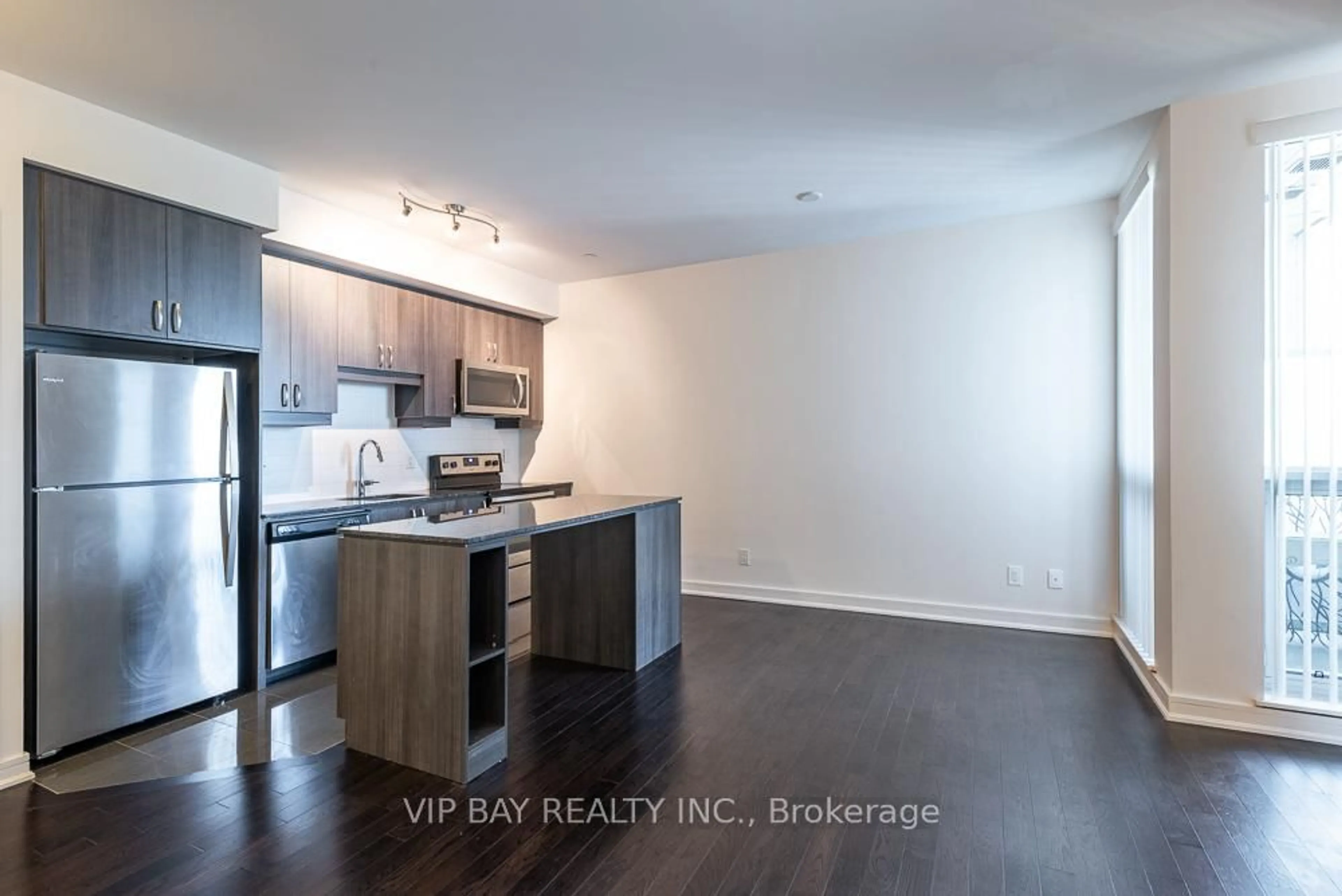 Open concept kitchen, unknown for 9201 Yonge St #Nw817, Richmond Hill Ontario L4C 1H9