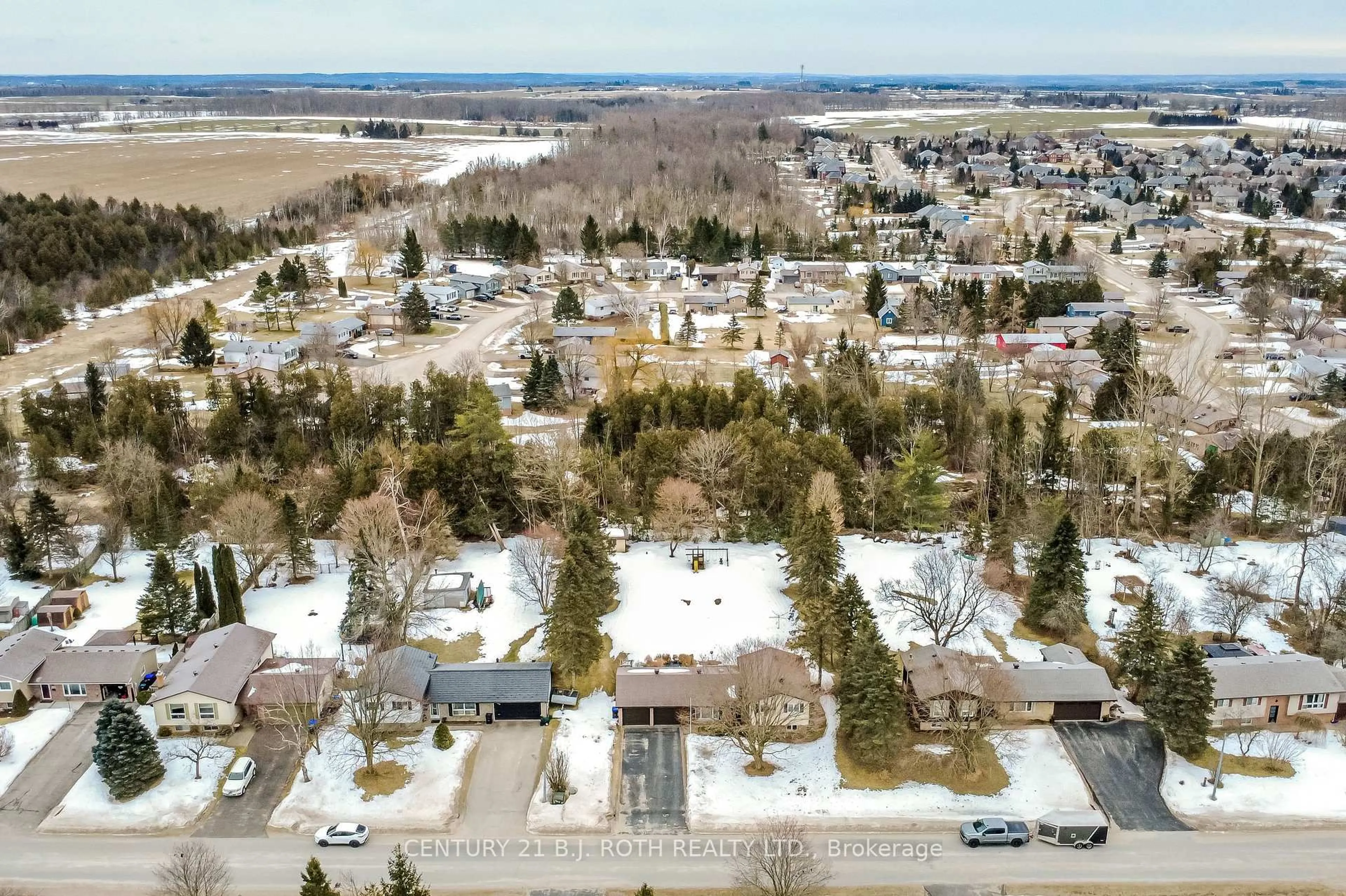 A pic from outside/outdoor area/front of a property/back of a property/a pic from drone, street for 228 Spencer Ave, Essa Ontario L0L 2N0