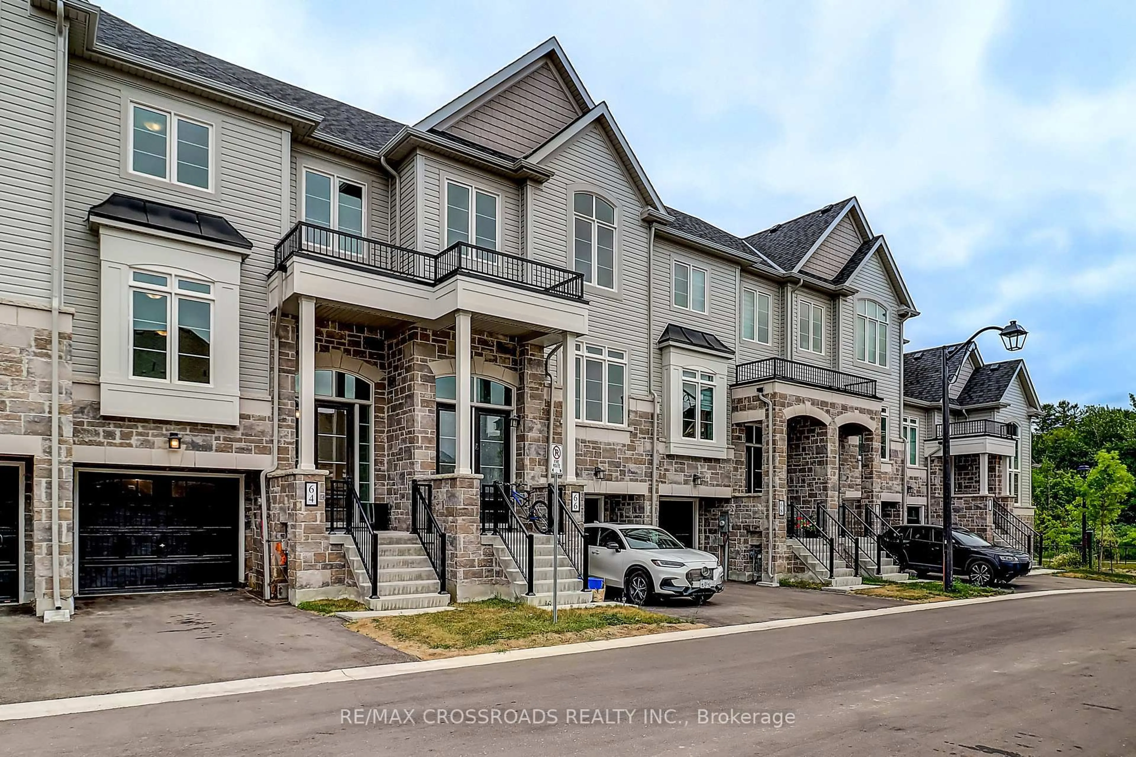 Home with brick exterior material, street for 64 Lyall Stokes Circ, East Gwillimbury Ontario L0G 1M0