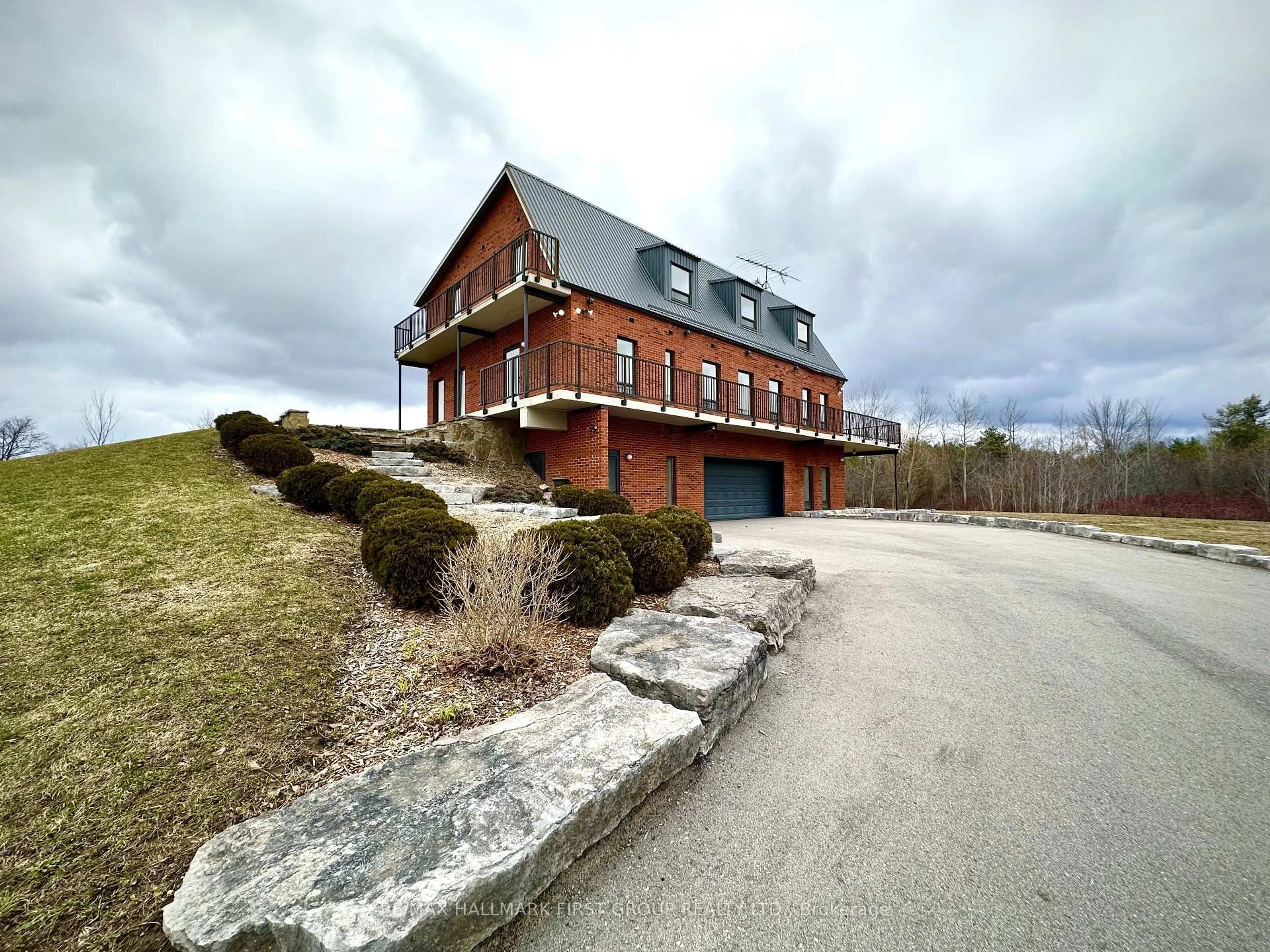 A pic from outside/outdoor area/front of a property/back of a property/a pic from drone, building for 2269 Concession 4, Uxbridge Ontario L0C 1A0