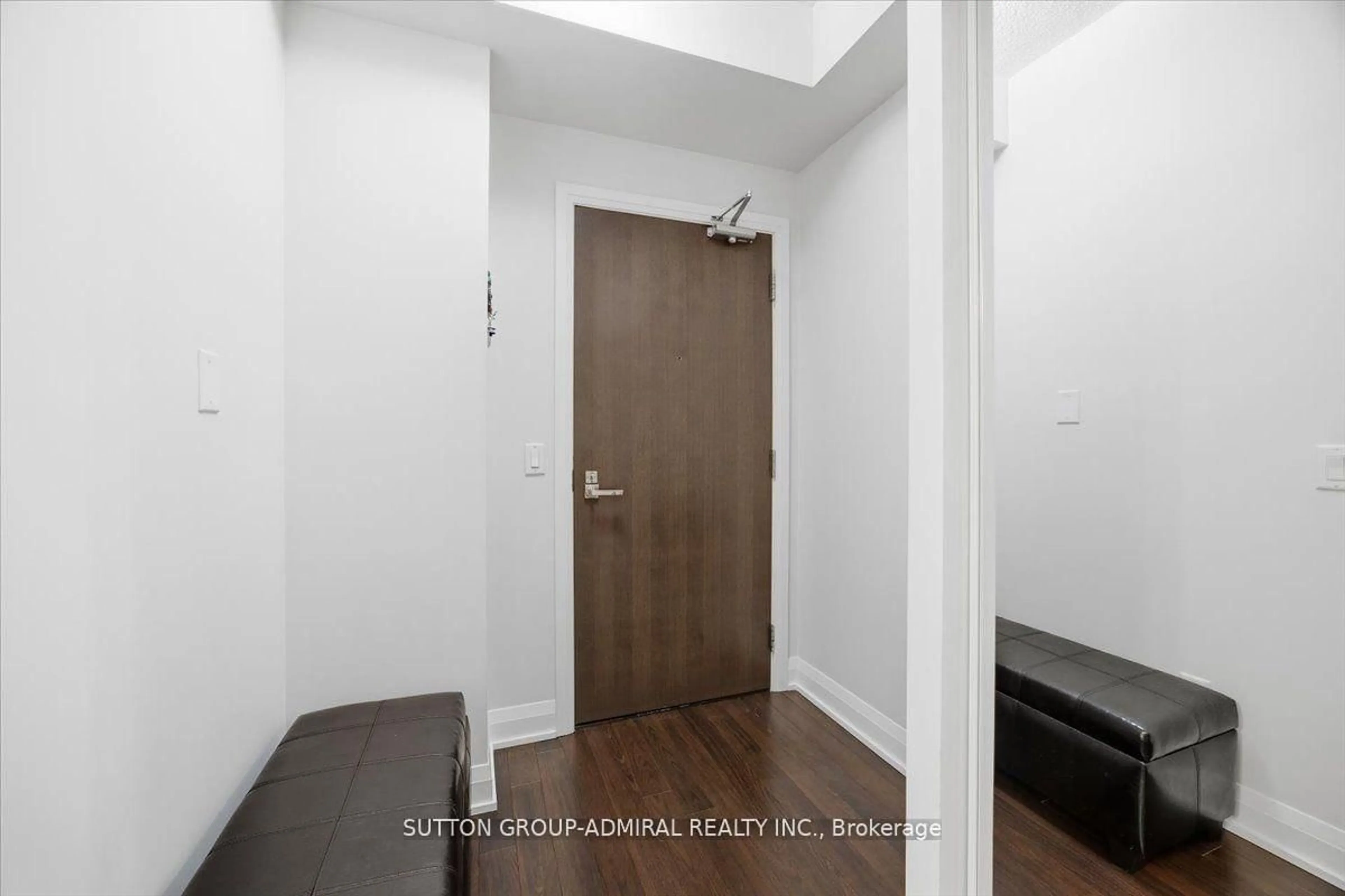 Indoor entryway for 95 North Park Rd #204, Vaughan Ontario L4J 0J1