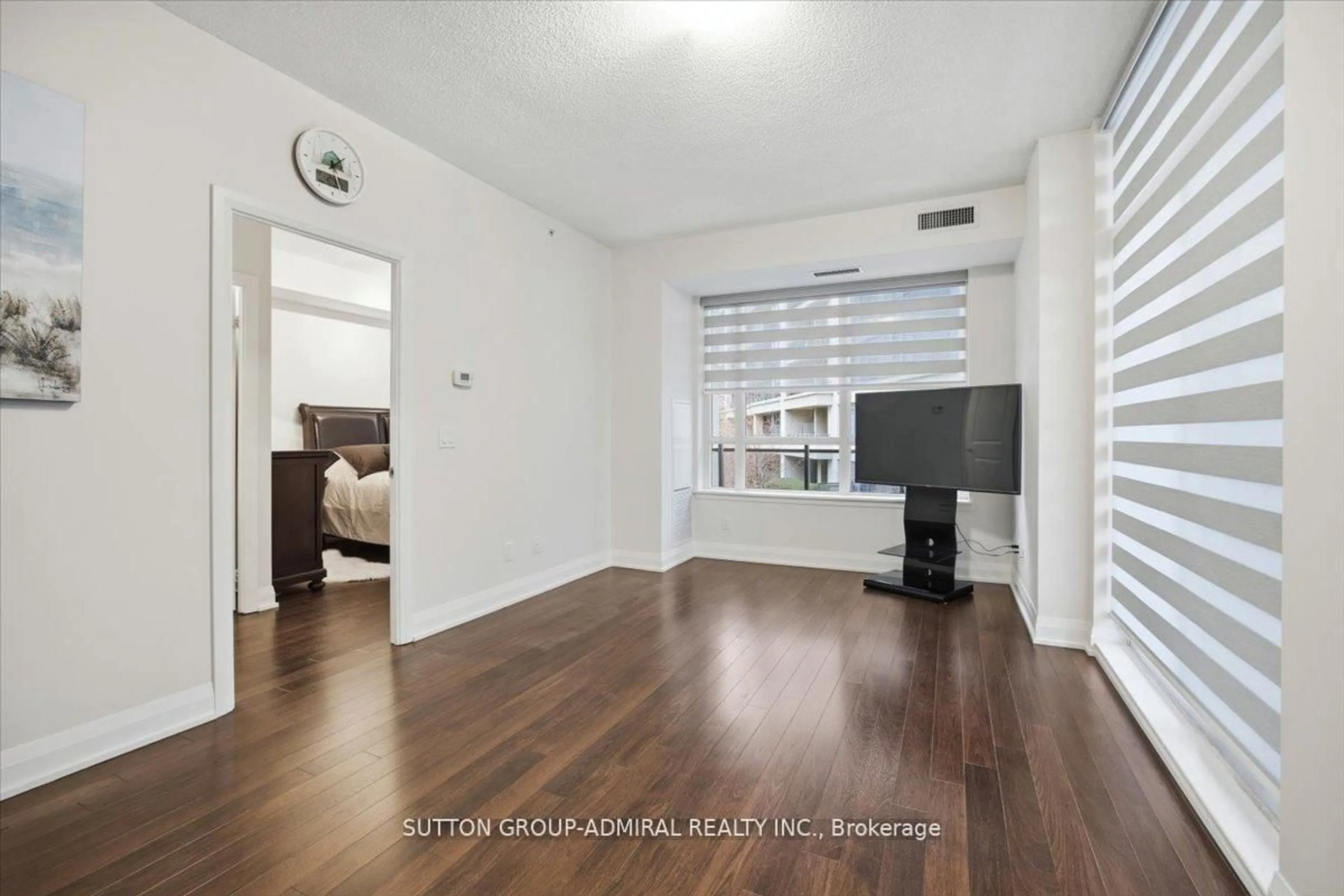 A pic of a room for 95 North Park Rd #204, Vaughan Ontario L4J 0J1