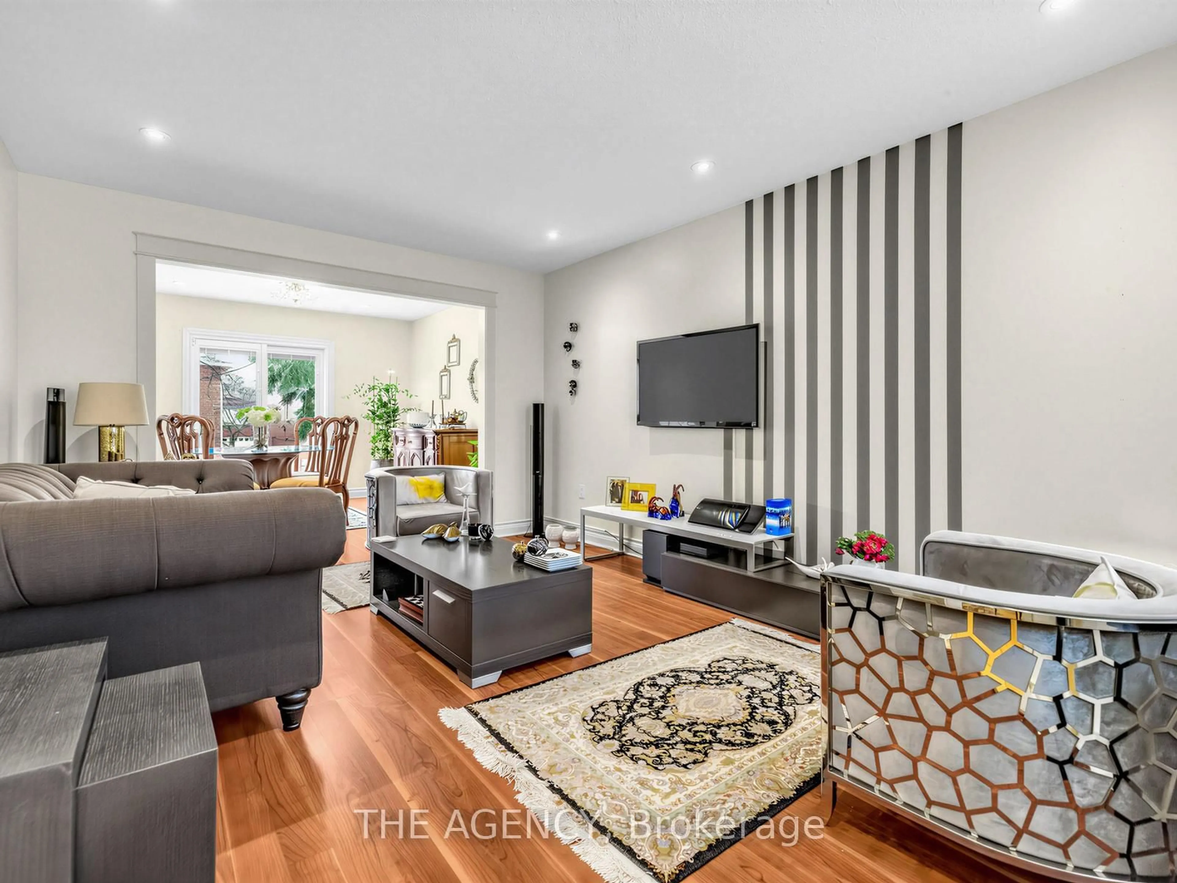 Living room with furniture, wood/laminate floor for 146 Crosby Ave, Richmond Hill Ontario L4C 9N5