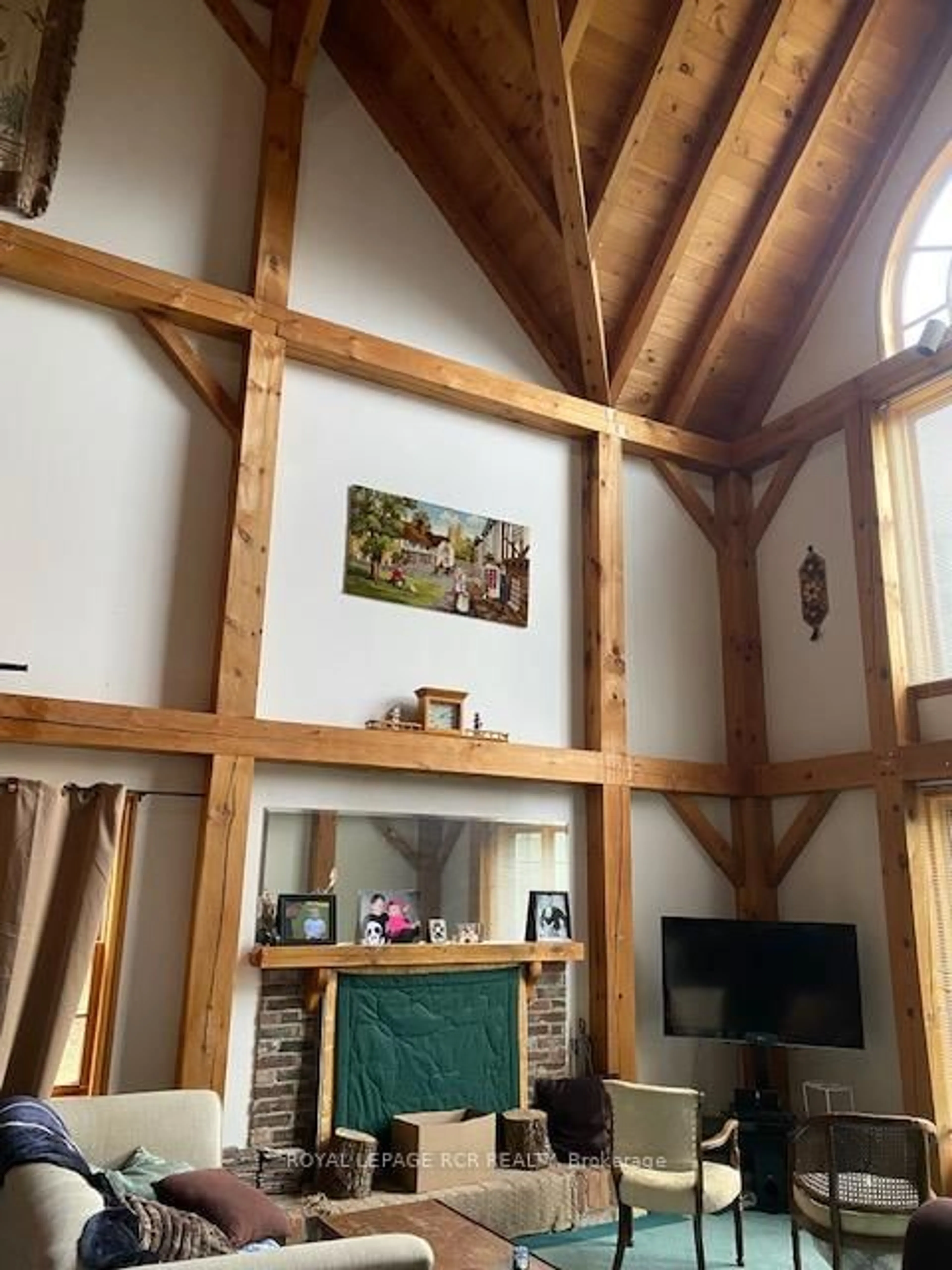 A pic of a room for 6 Margaret Ave, Adjala-Tosorontio Ontario L0M 1J0