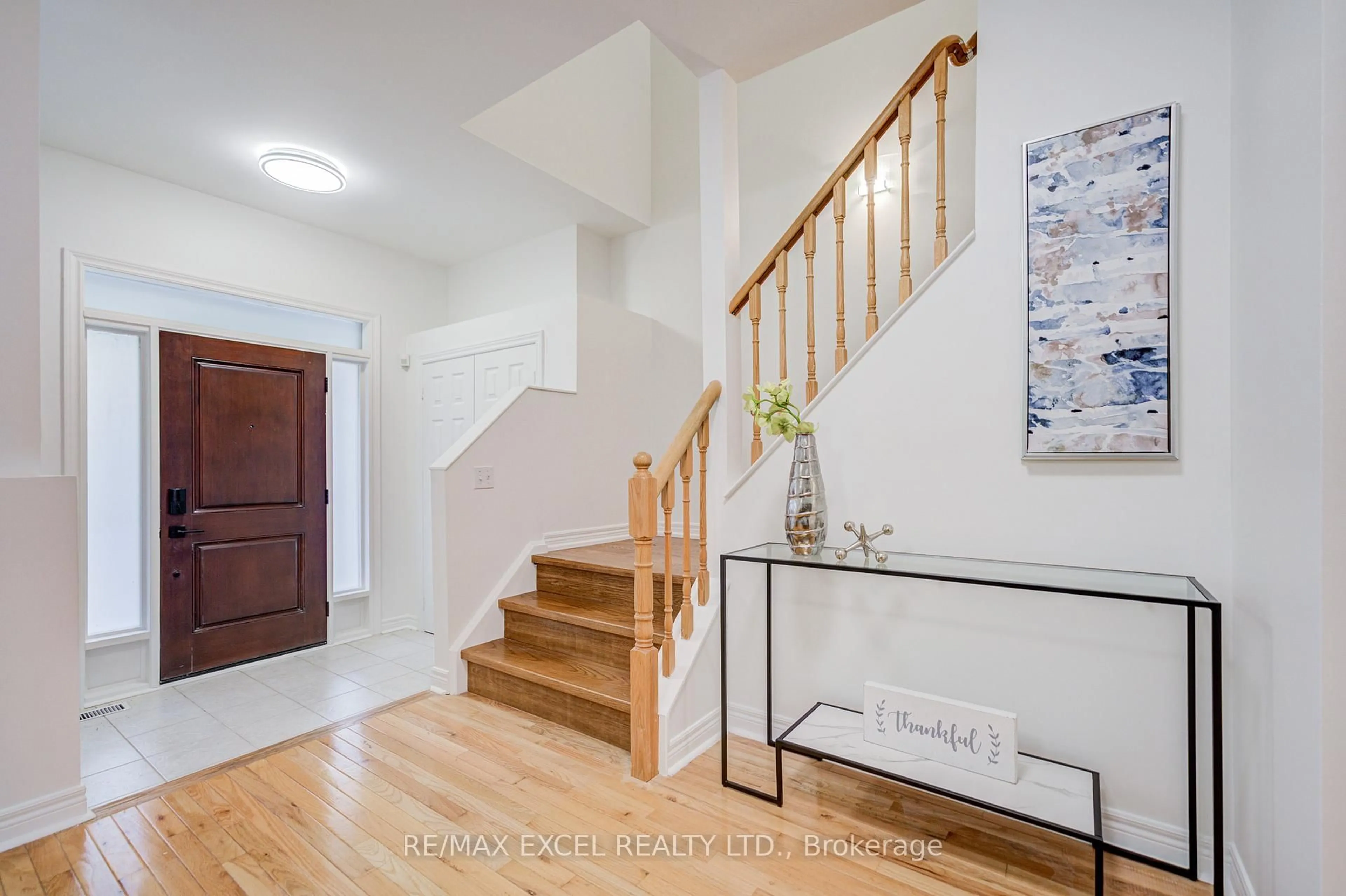 Indoor entryway for 13 Sharon Lee Dr, Markham Ontario L6C 2J6