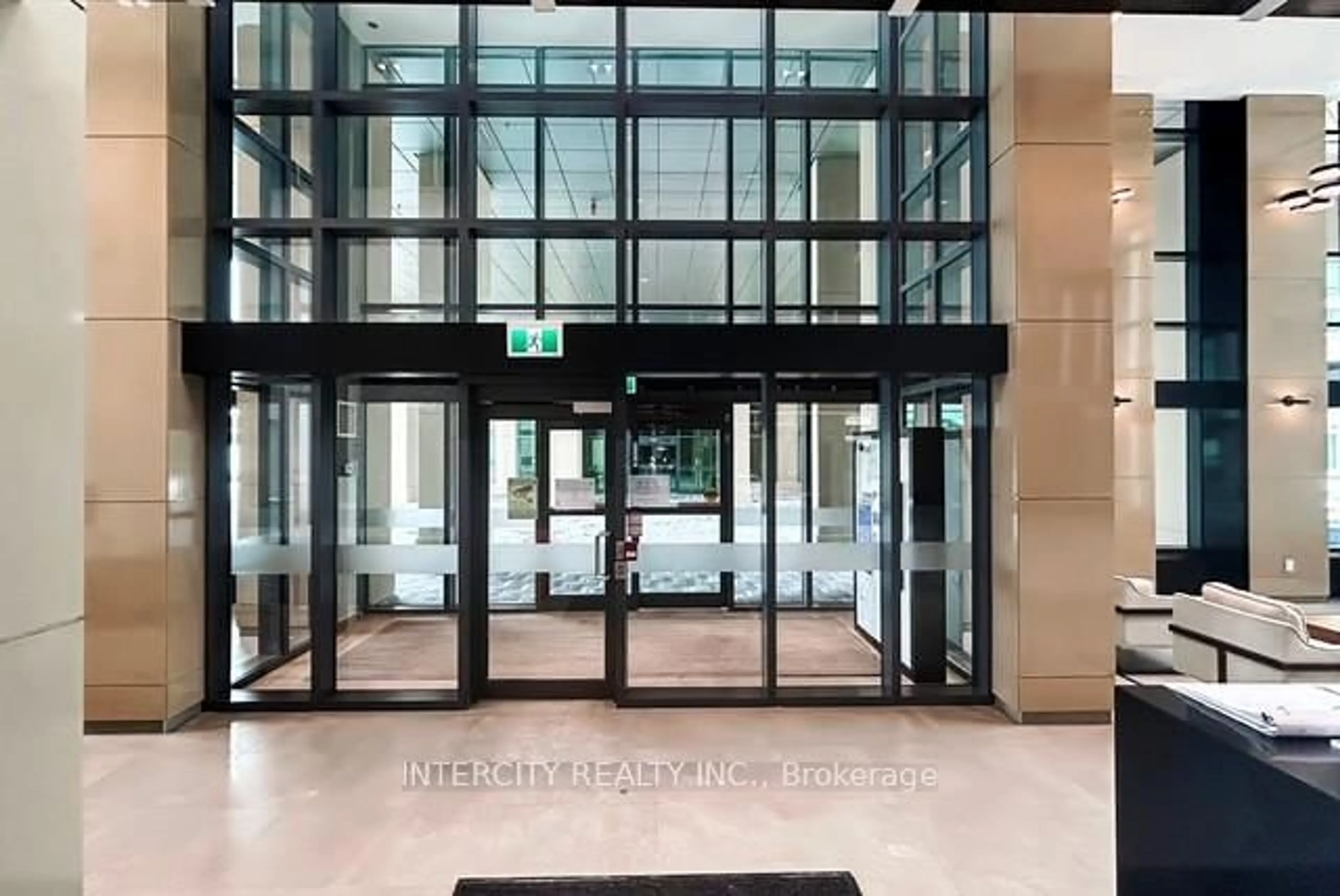 Indoor foyer for 11782 Ninth Line #A615, Whitchurch-Stouffville Ontario L4A 5E9