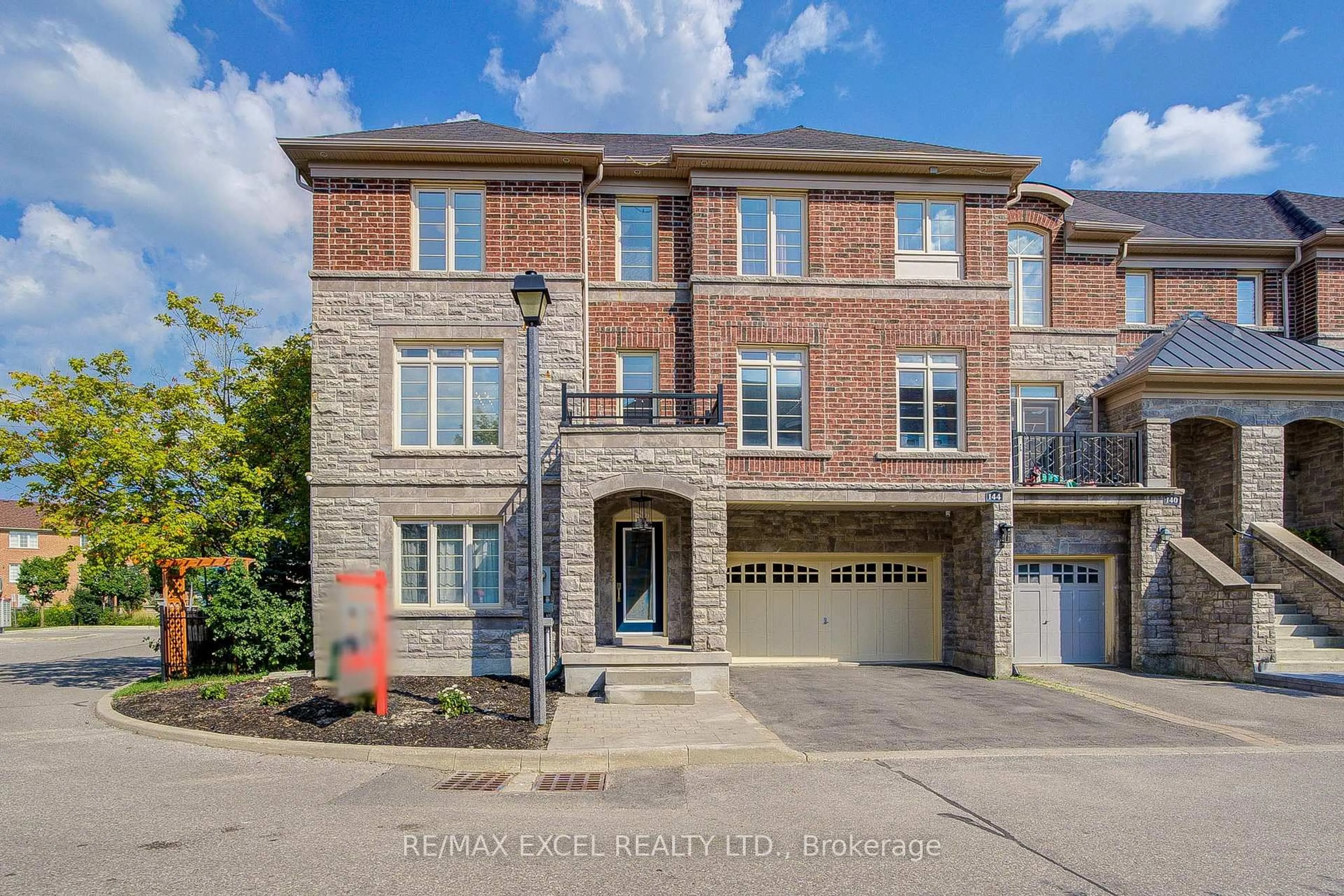 Home with brick exterior material, street for 144 Chapman Crt, Aurora Ontario L4G 0E2