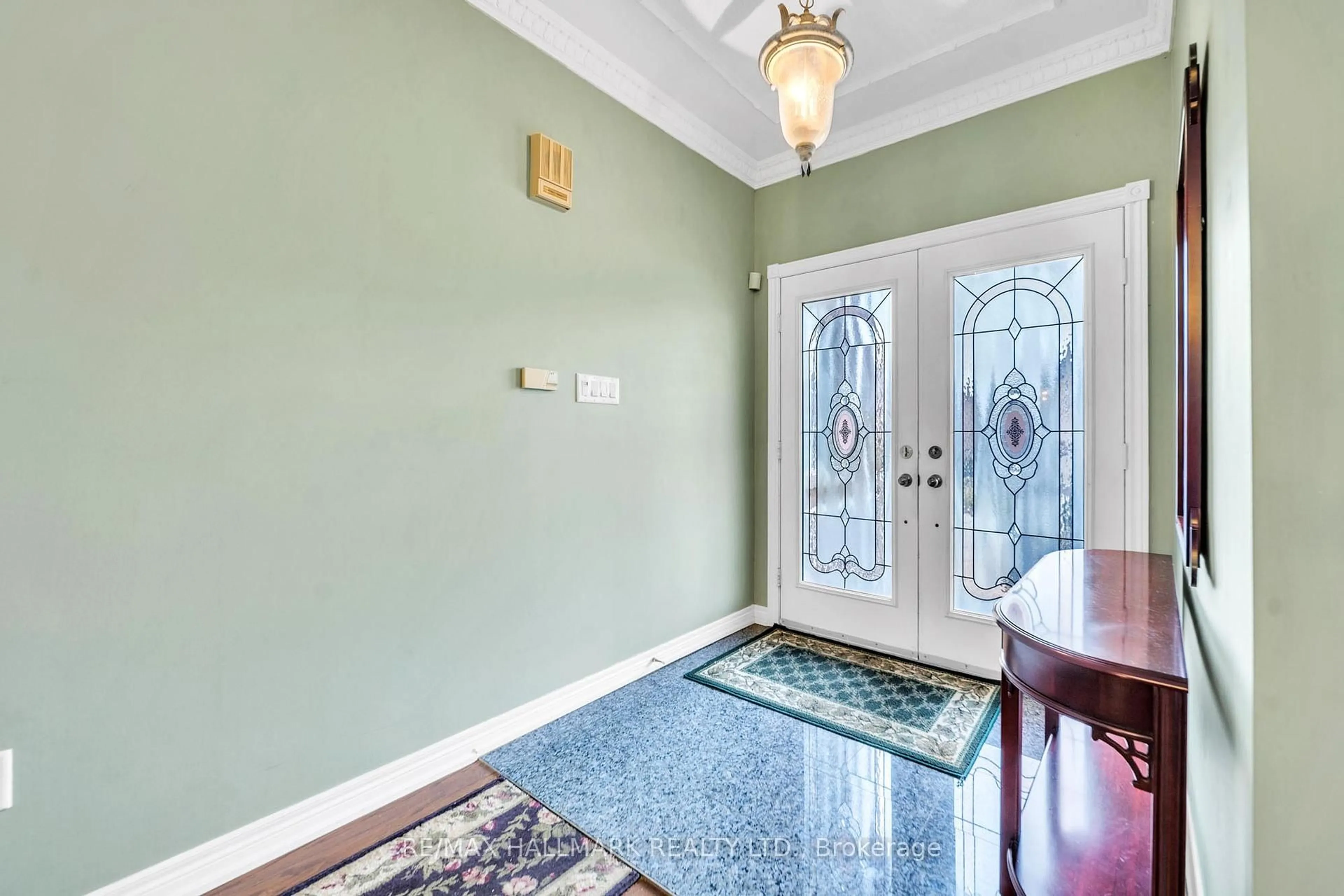 Indoor entryway for 13 Briar Path Lane, Markham Ontario L6C 2C3