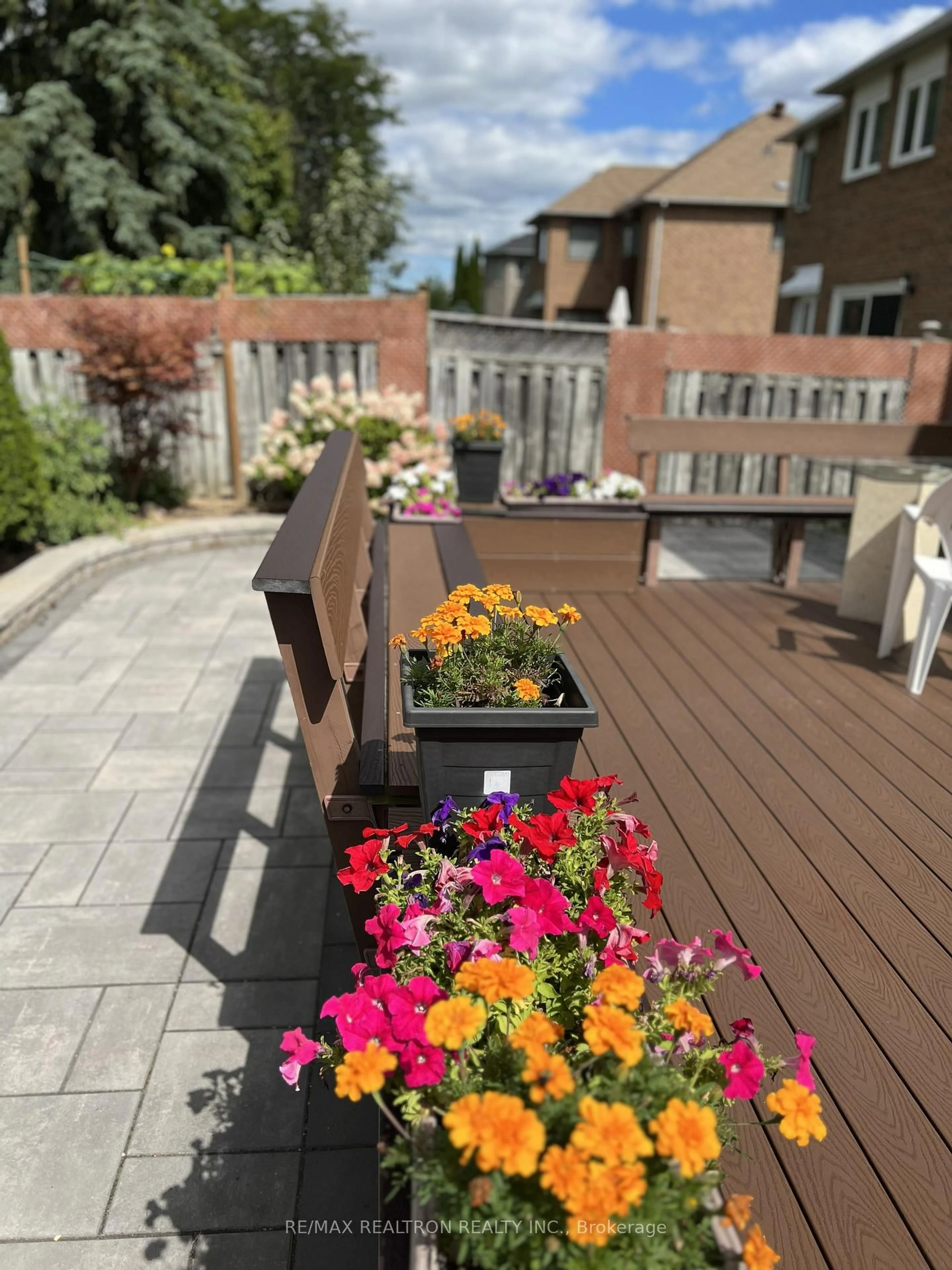 Patio, unknown for 10 MACRILL Rd, Markham Ontario L6C 1S2