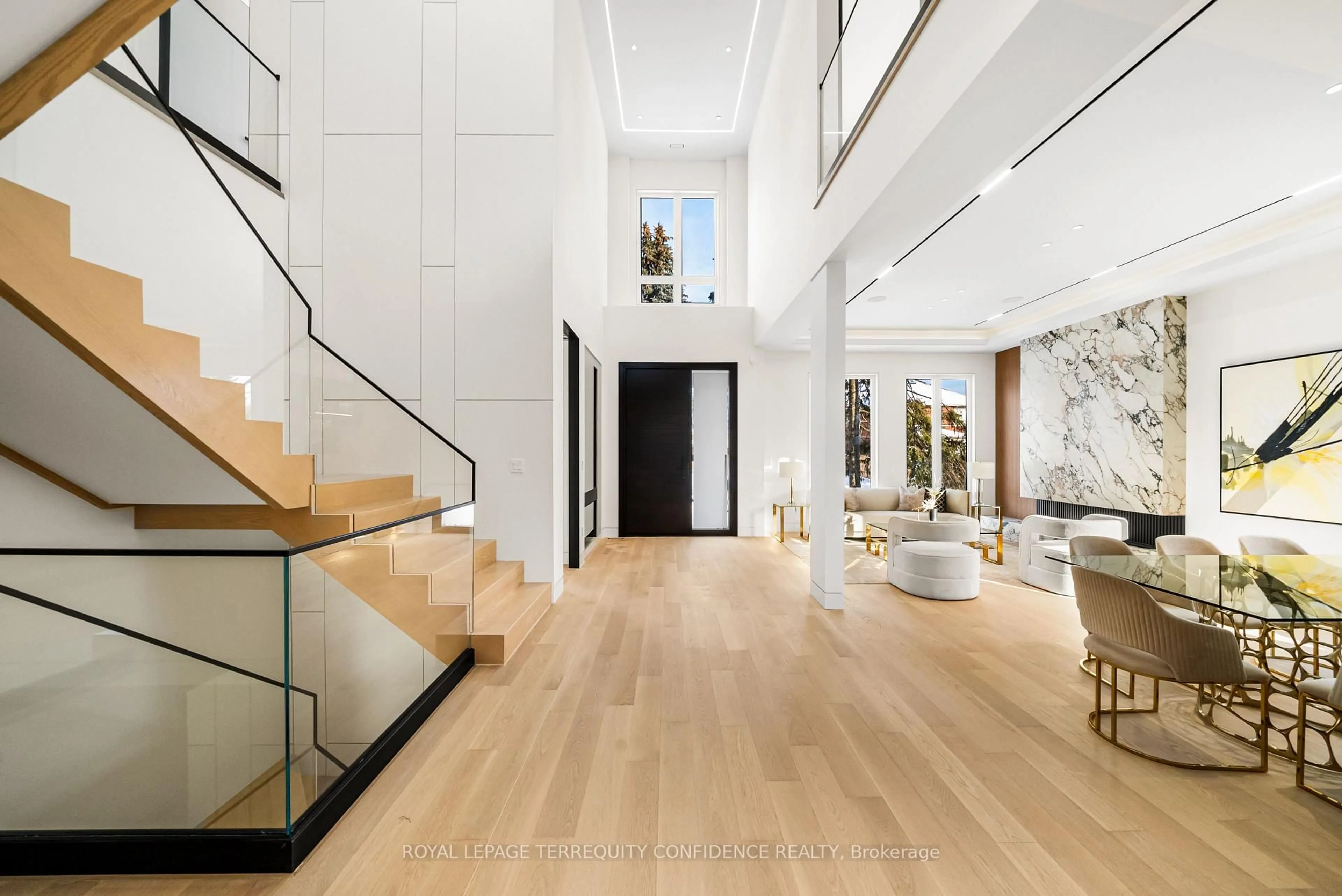 Indoor foyer for 281 Kerrybrook Dr, Richmond Hill Ontario L4C 3R2