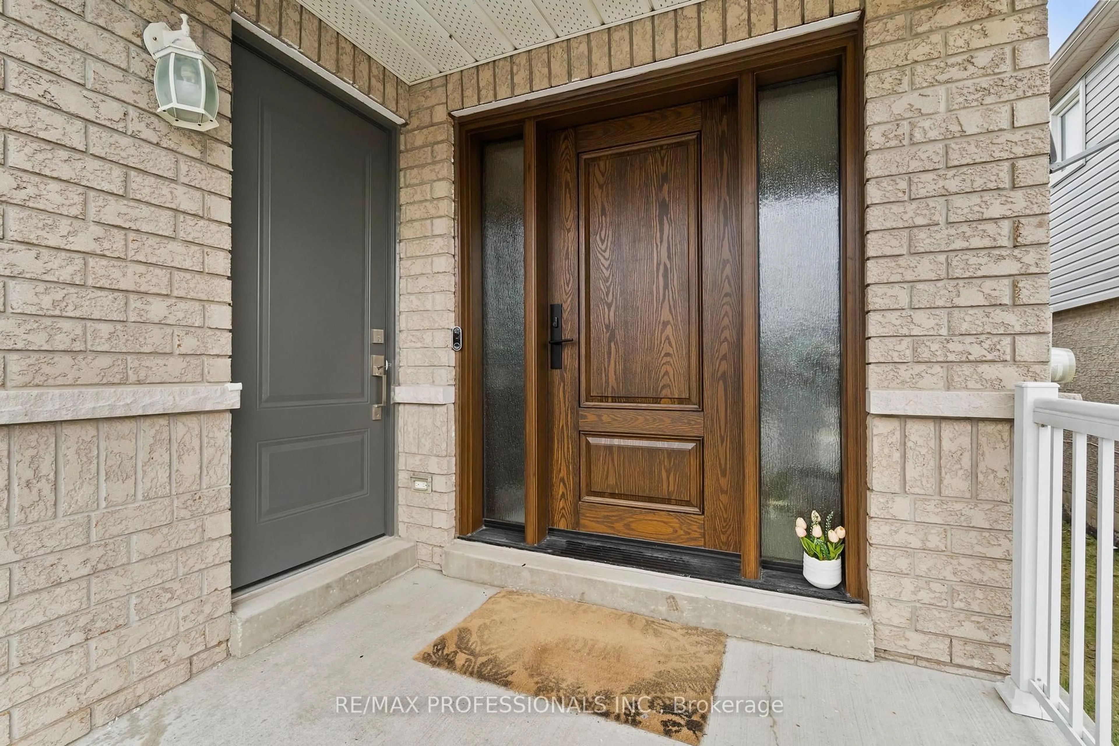 Indoor entryway for 135 Professor Day Dr, Bradford West Gwillimbury Ontario L3Z 3B9