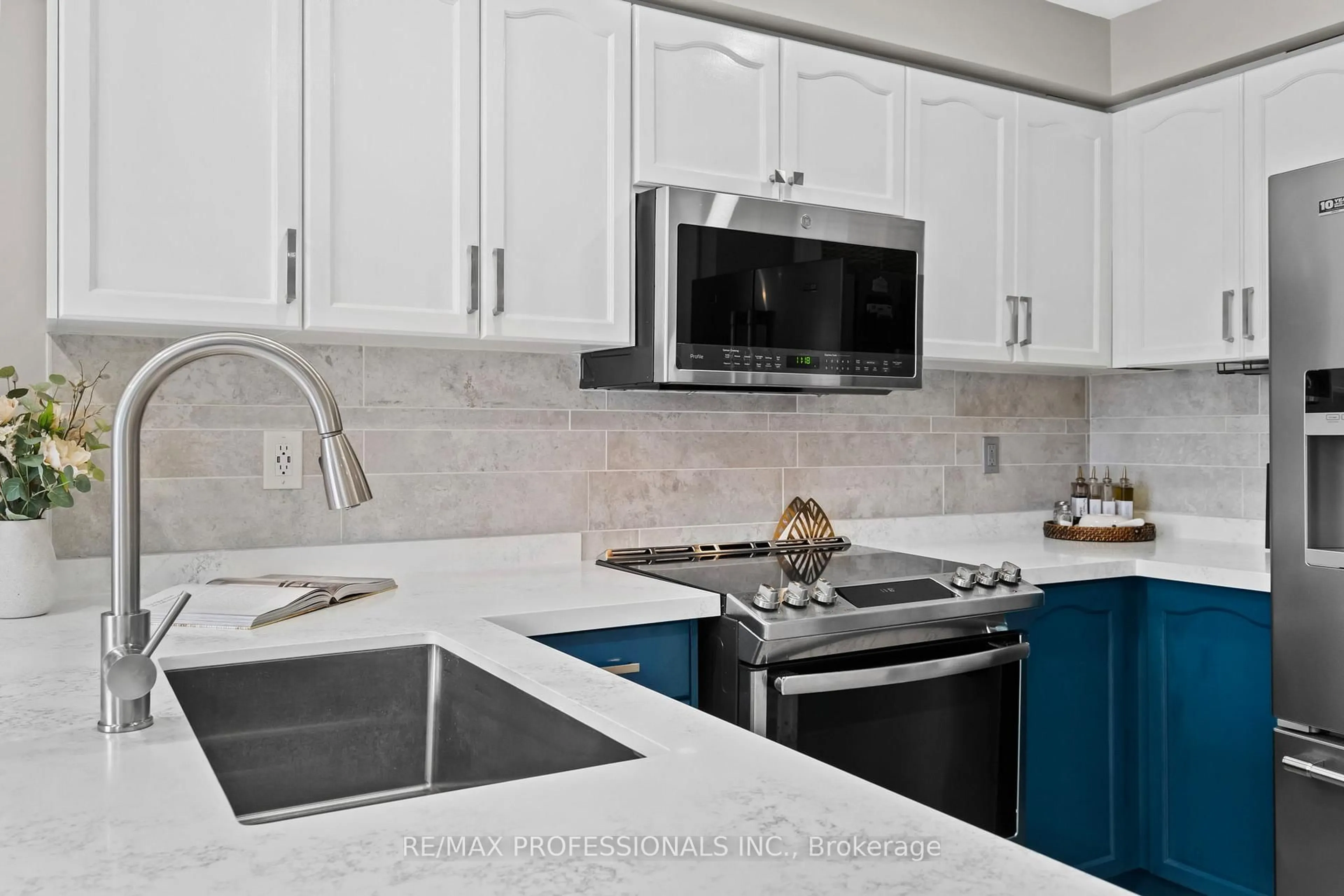 Unknown for 135 Professor Day Dr, Bradford West Gwillimbury Ontario L3Z 3B9