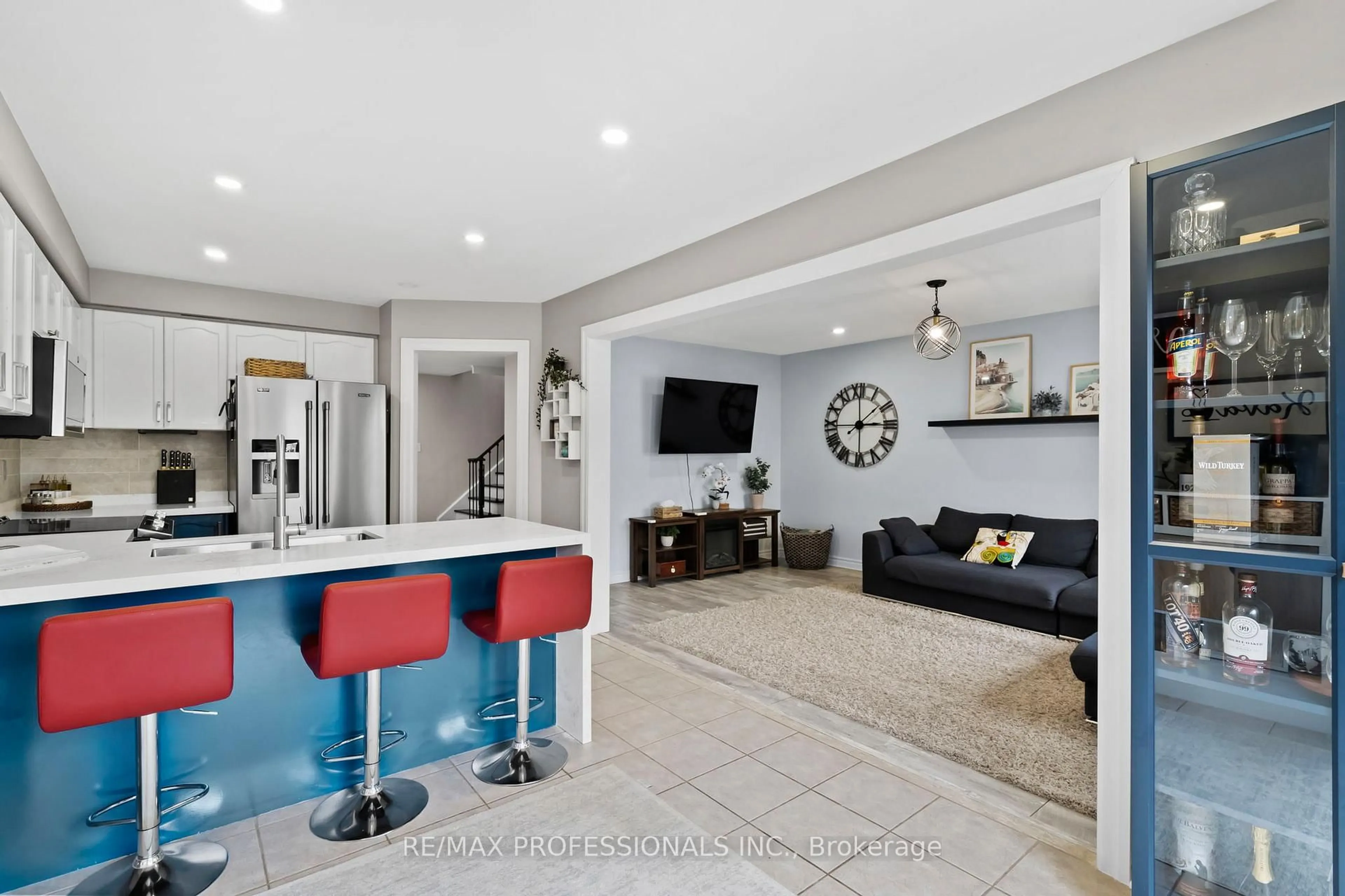 Open concept kitchen, ceramic/tile floor for 135 Professor Day Dr, Bradford West Gwillimbury Ontario L3Z 3B9