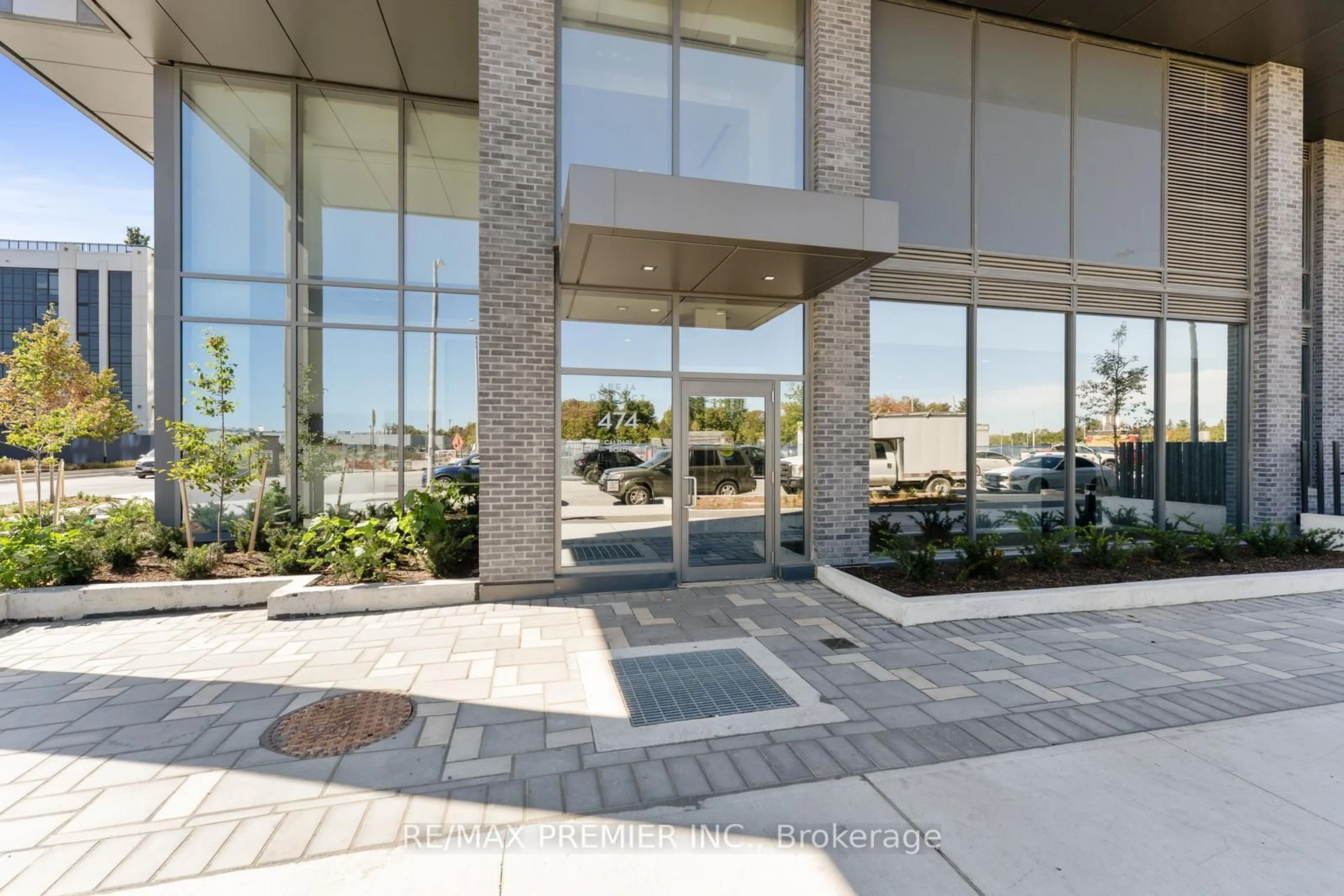 Indoor foyer for 474 Caldari Rd #2206, Vaughan Ontario L4K 0R5
