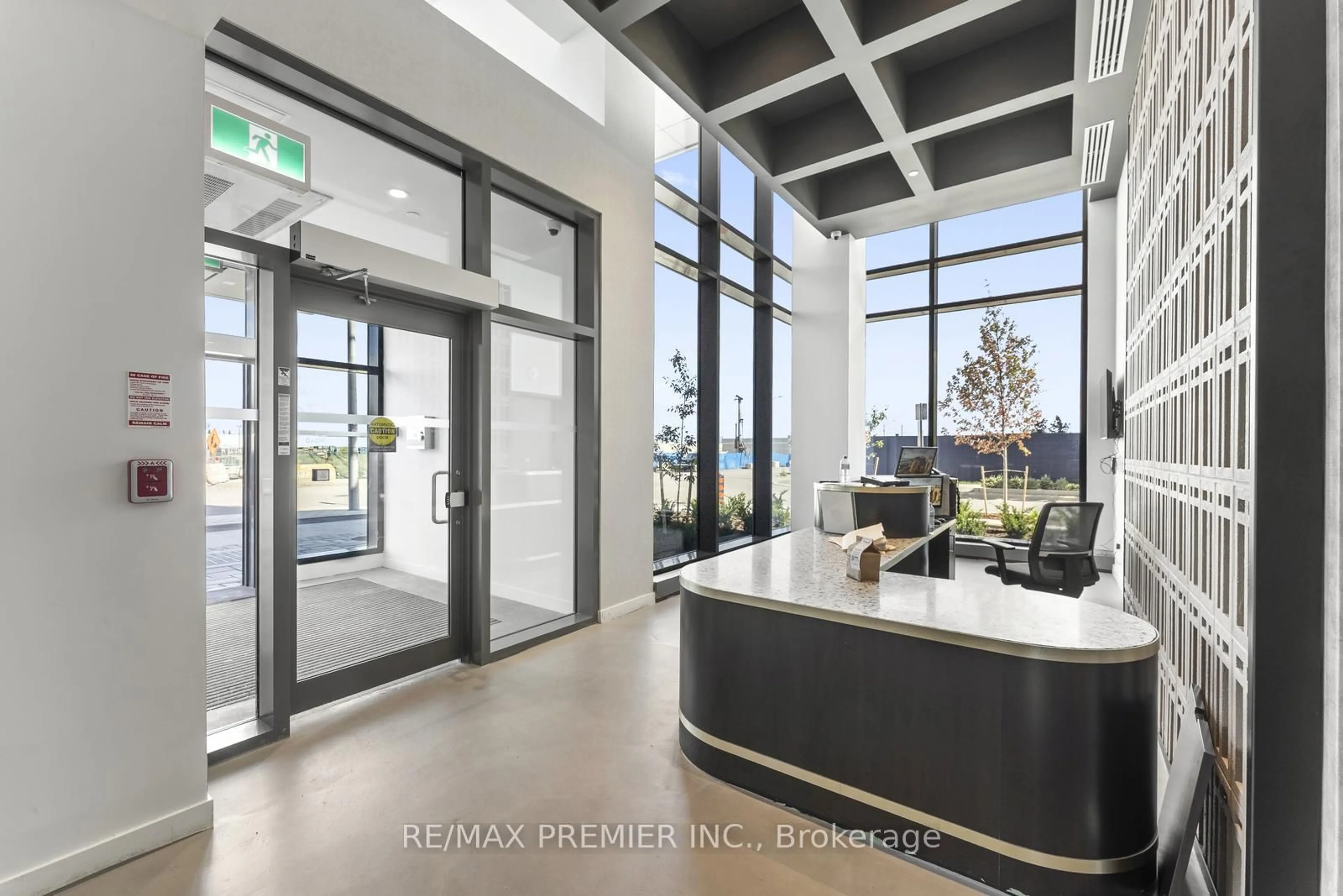 Indoor foyer for 474 Caldari Rd #2206, Vaughan Ontario L4K 0R5