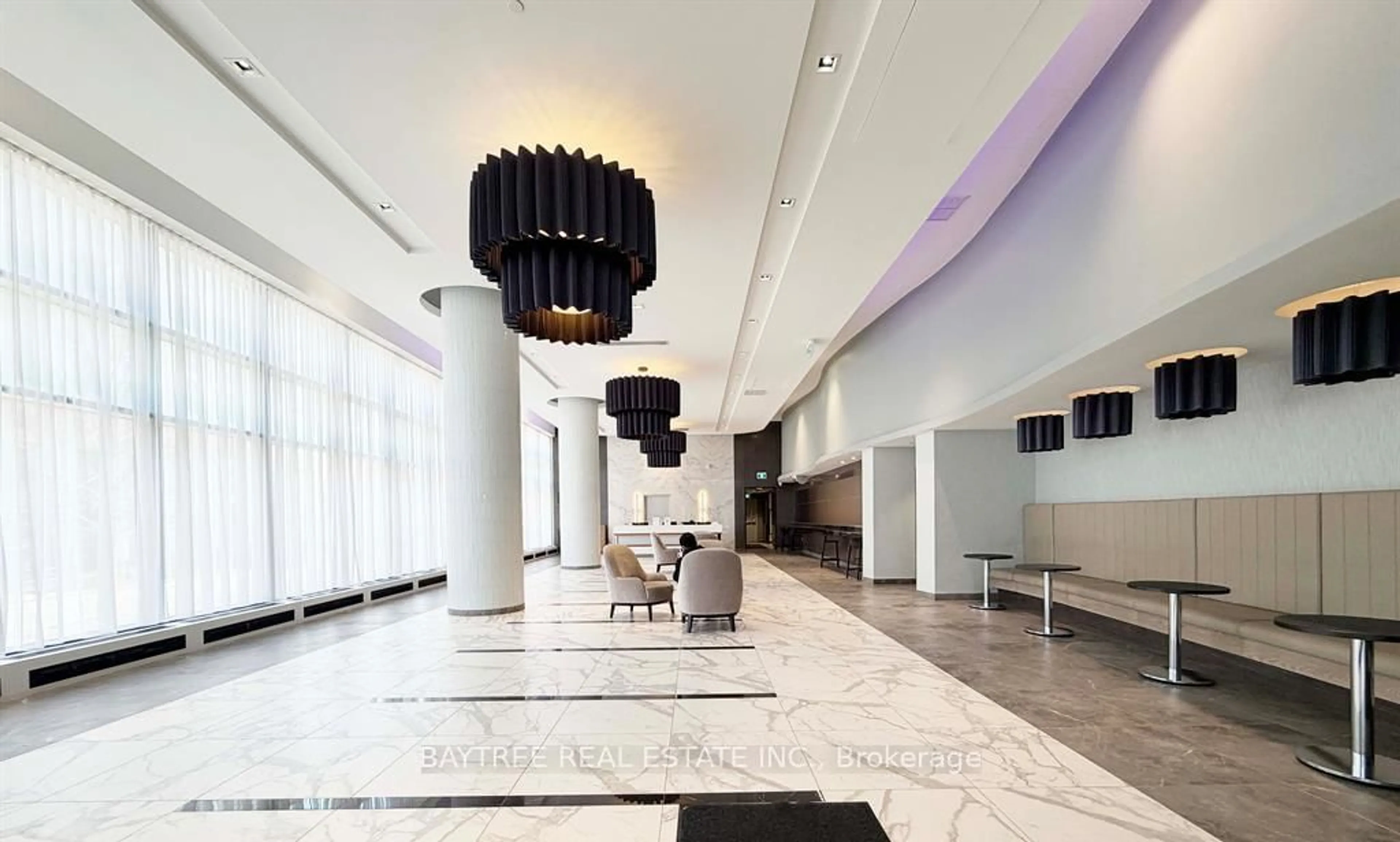 Lobby for 105 Oneida Cres #1203, Richmond Hill Ontario L4B 0H6