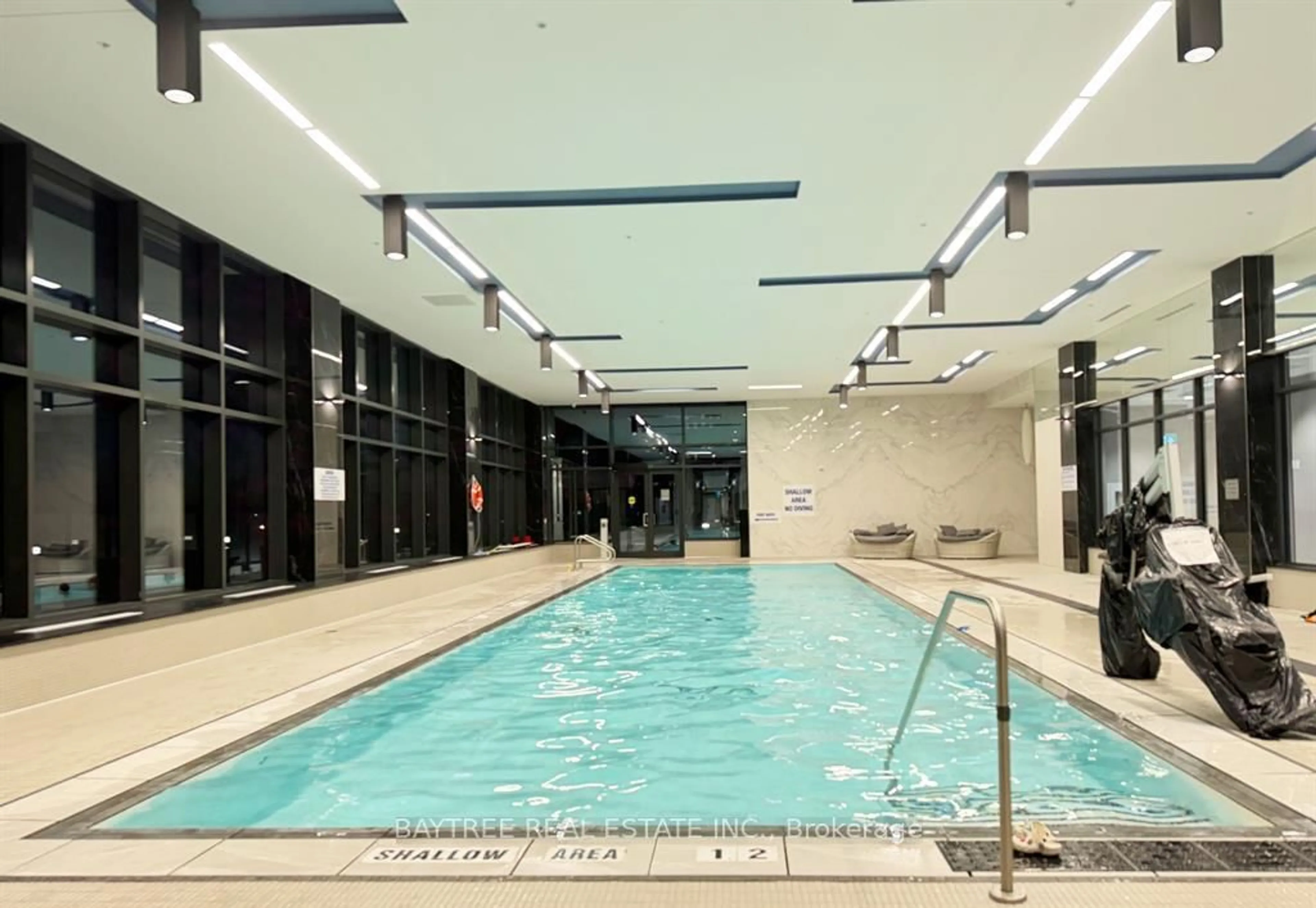 Pool for 105 Oneida Cres #1203, Richmond Hill Ontario L4B 0H6