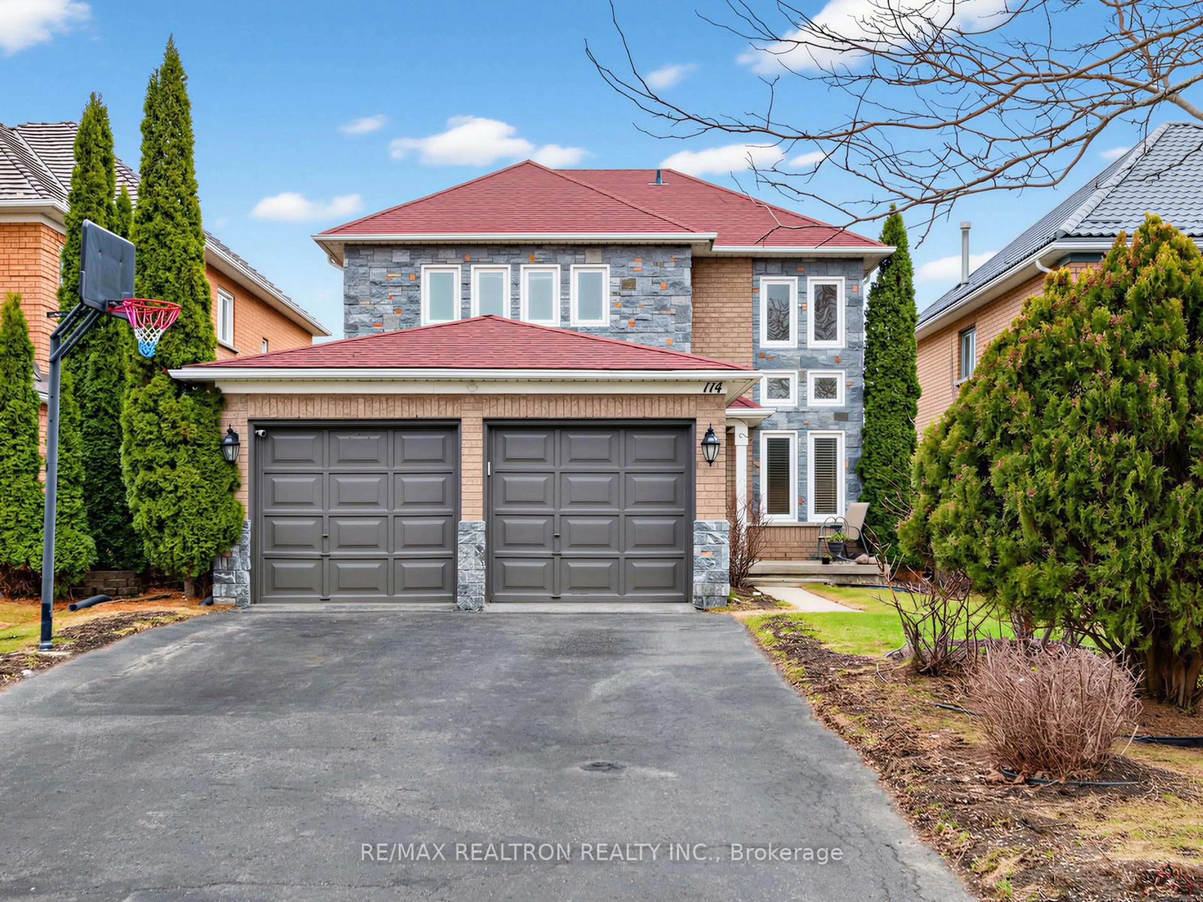 Home with brick exterior material, street for 114 Widdifield Ave, Newmarket Ontario L3X 1Z3