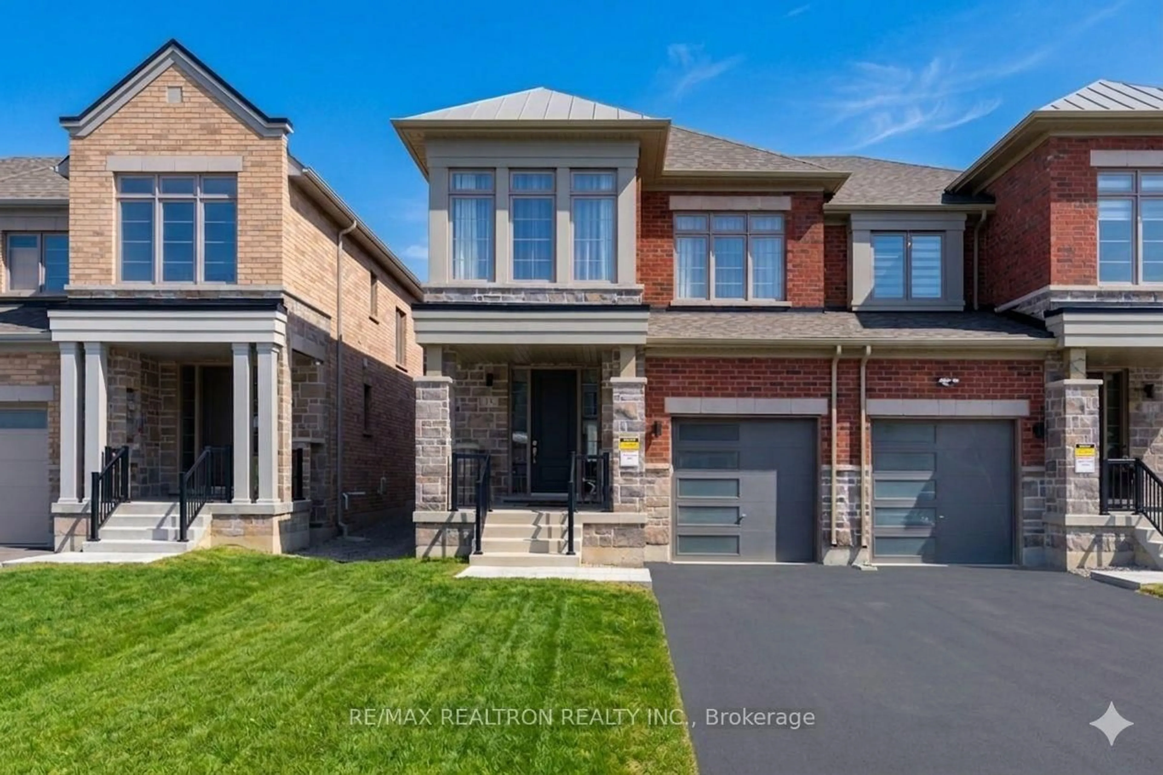 Home with brick exterior material, street for 15 Lazarette Lane, East Gwillimbury Ontario L9N 0V6