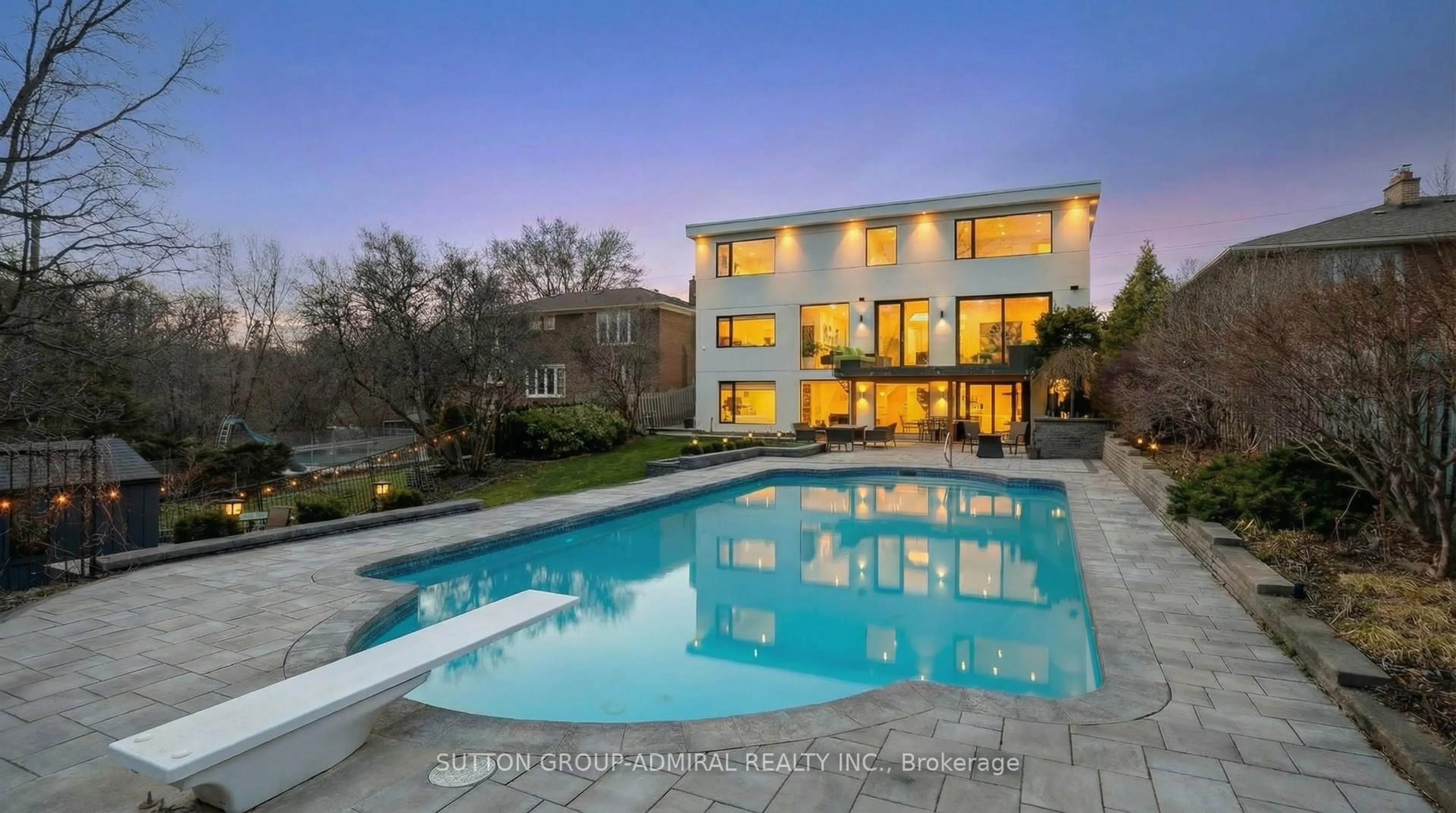 Pool for 33 Thorny Brae Dr, Markham Ontario L3T 3G5