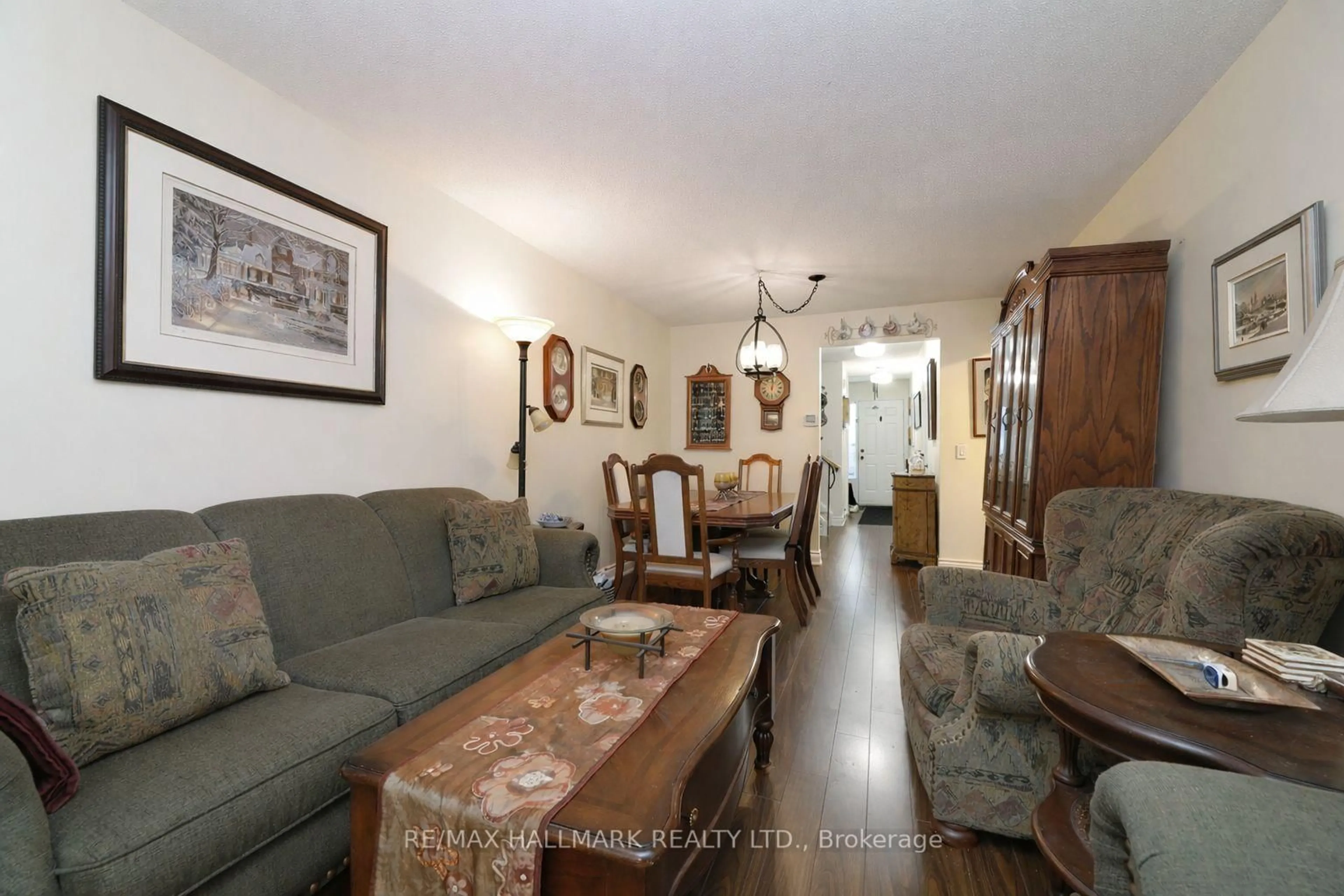 Living room with furniture, unknown for 191 Cottonwood Crt, Markham Ontario L3T 5W9