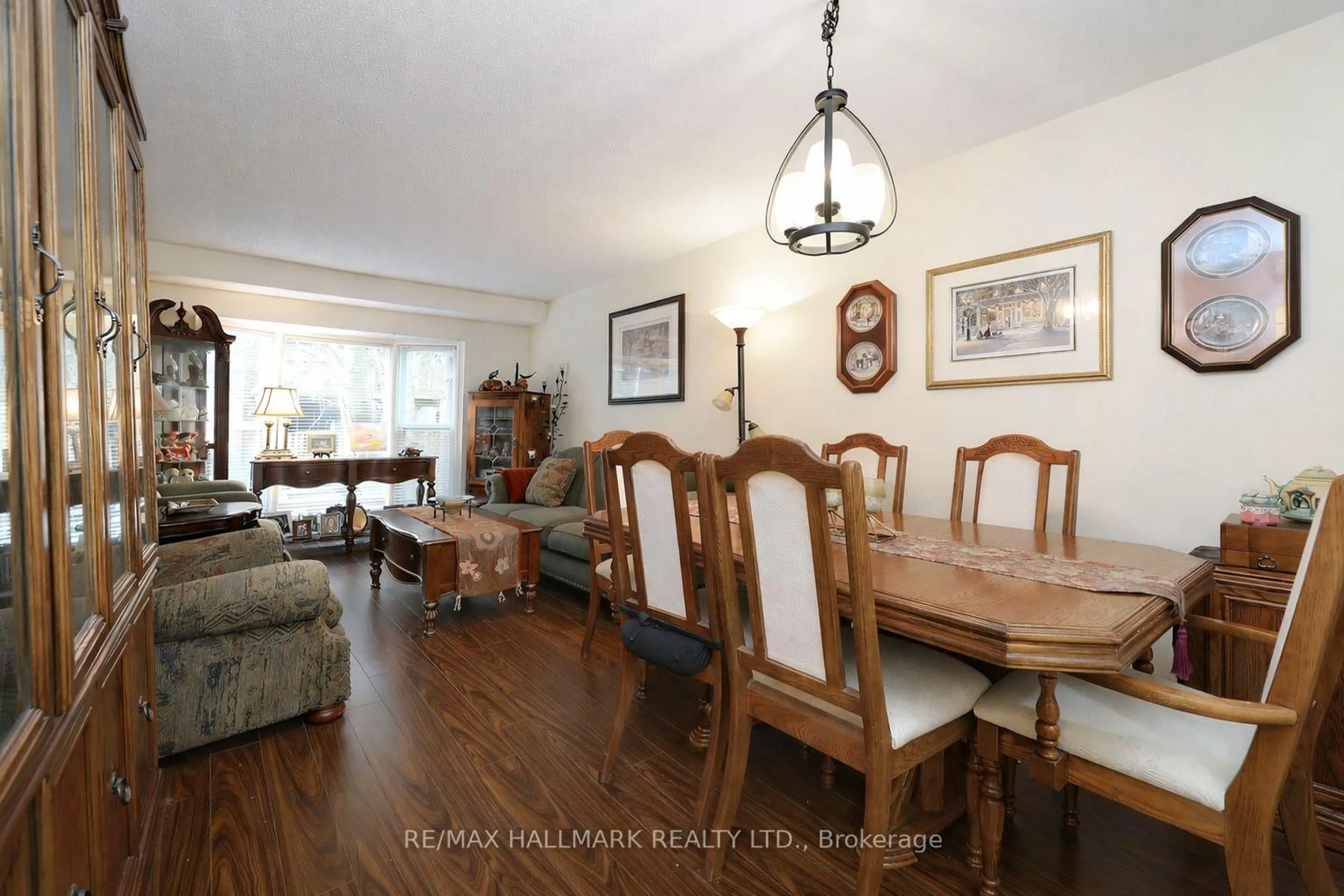 Dining room, wood/laminate floor for 191 Cottonwood Crt, Markham Ontario L3T 5W9