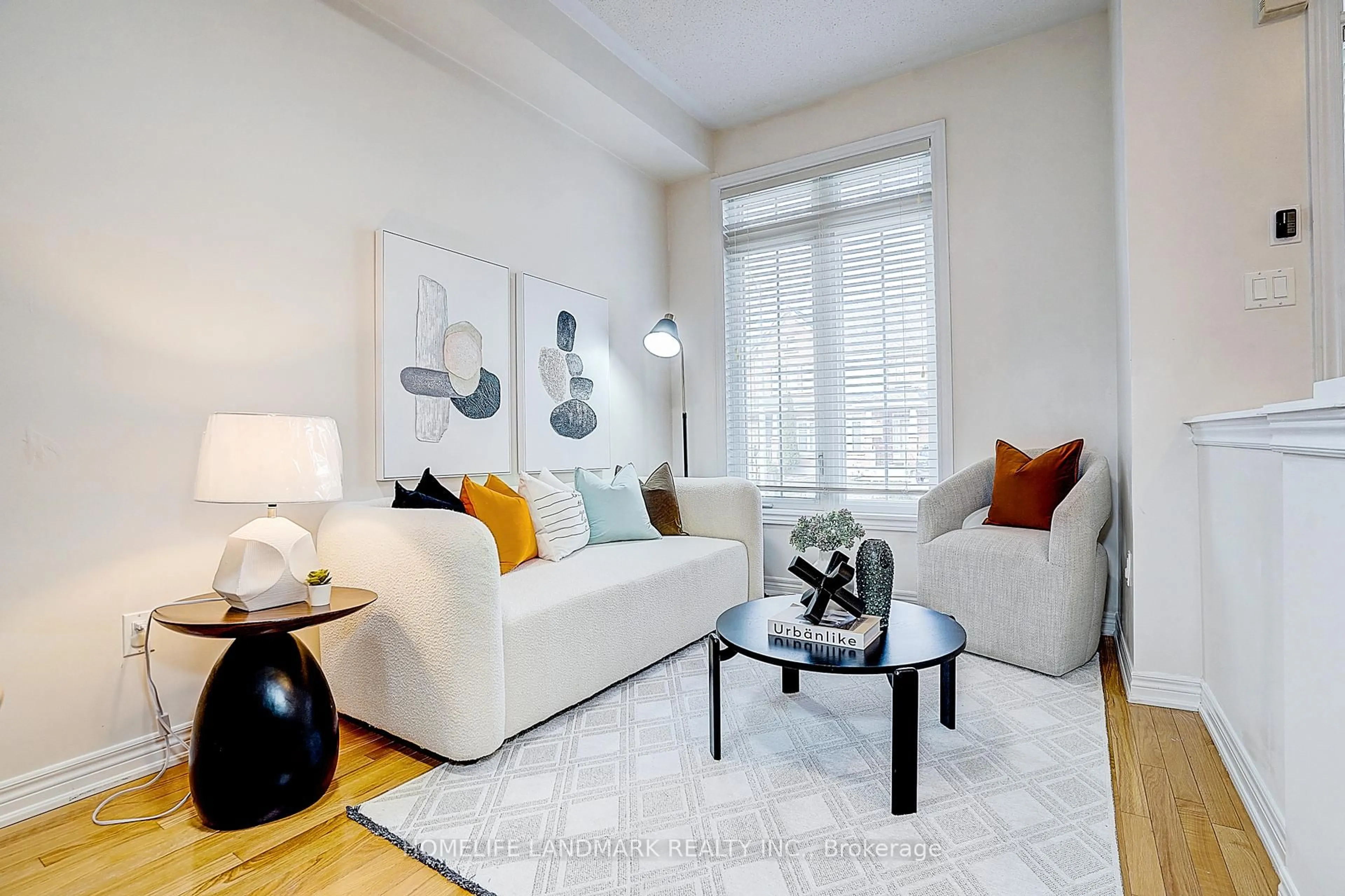 Living room with furniture, unknown for 11 Chao Cres, Richmond Hill Ontario L4E 0P4