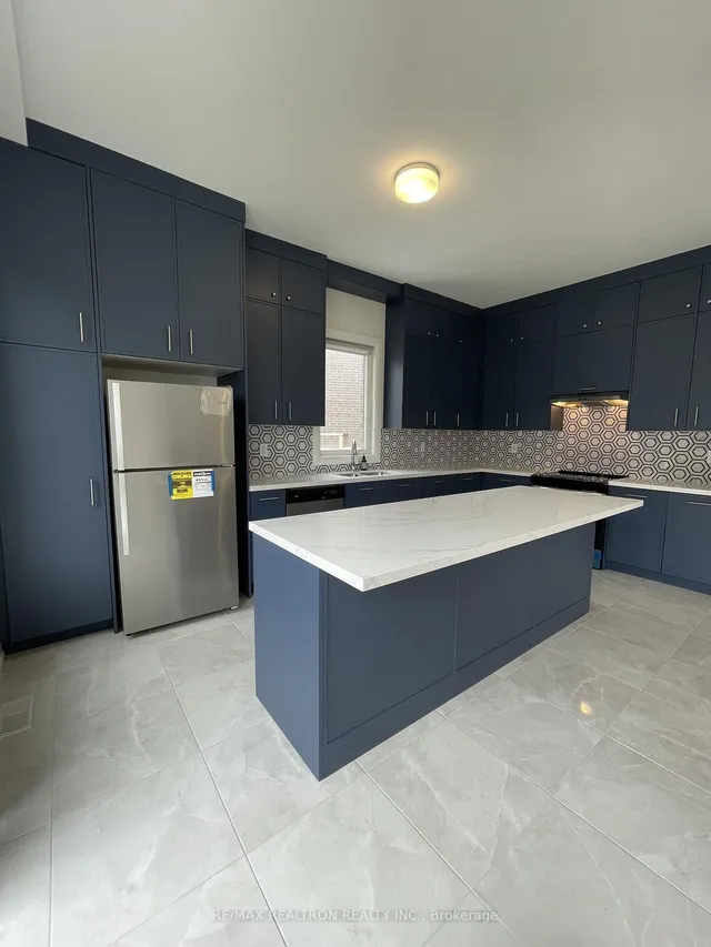 28 Tipp Dr, Richmond Hill 3