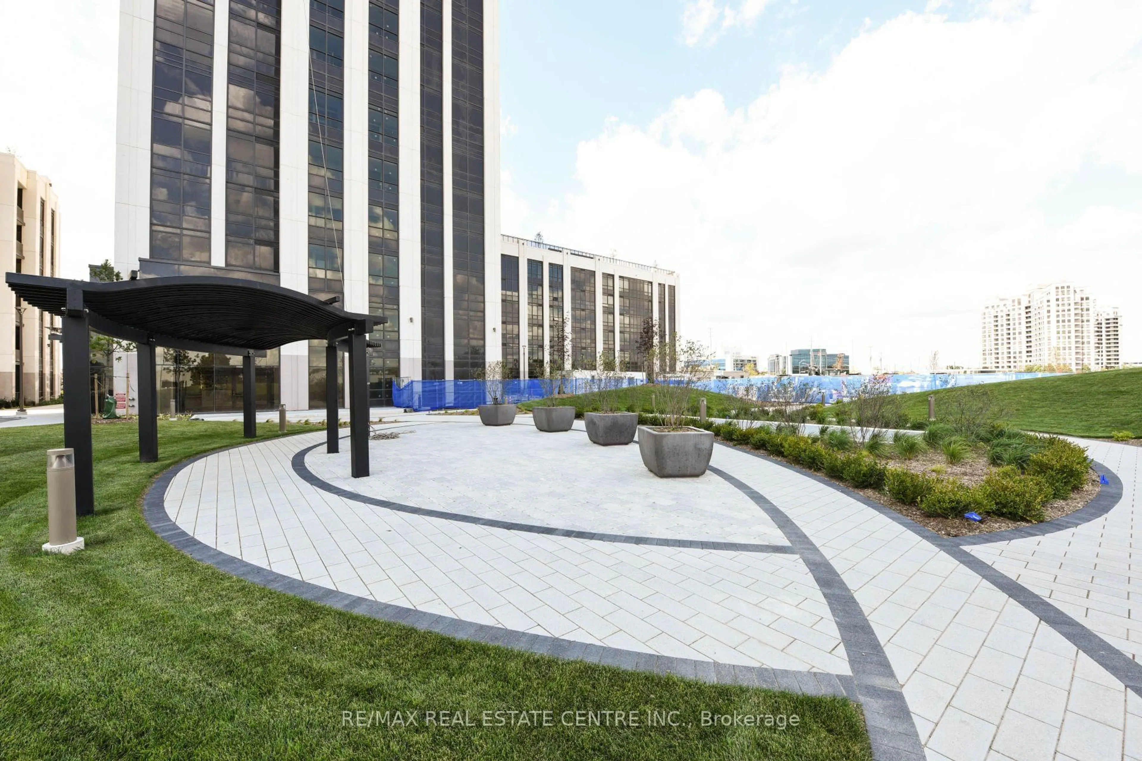 Patio, unknown for 9075 Jane St #508, Vaughan Ontario L4K 0L7