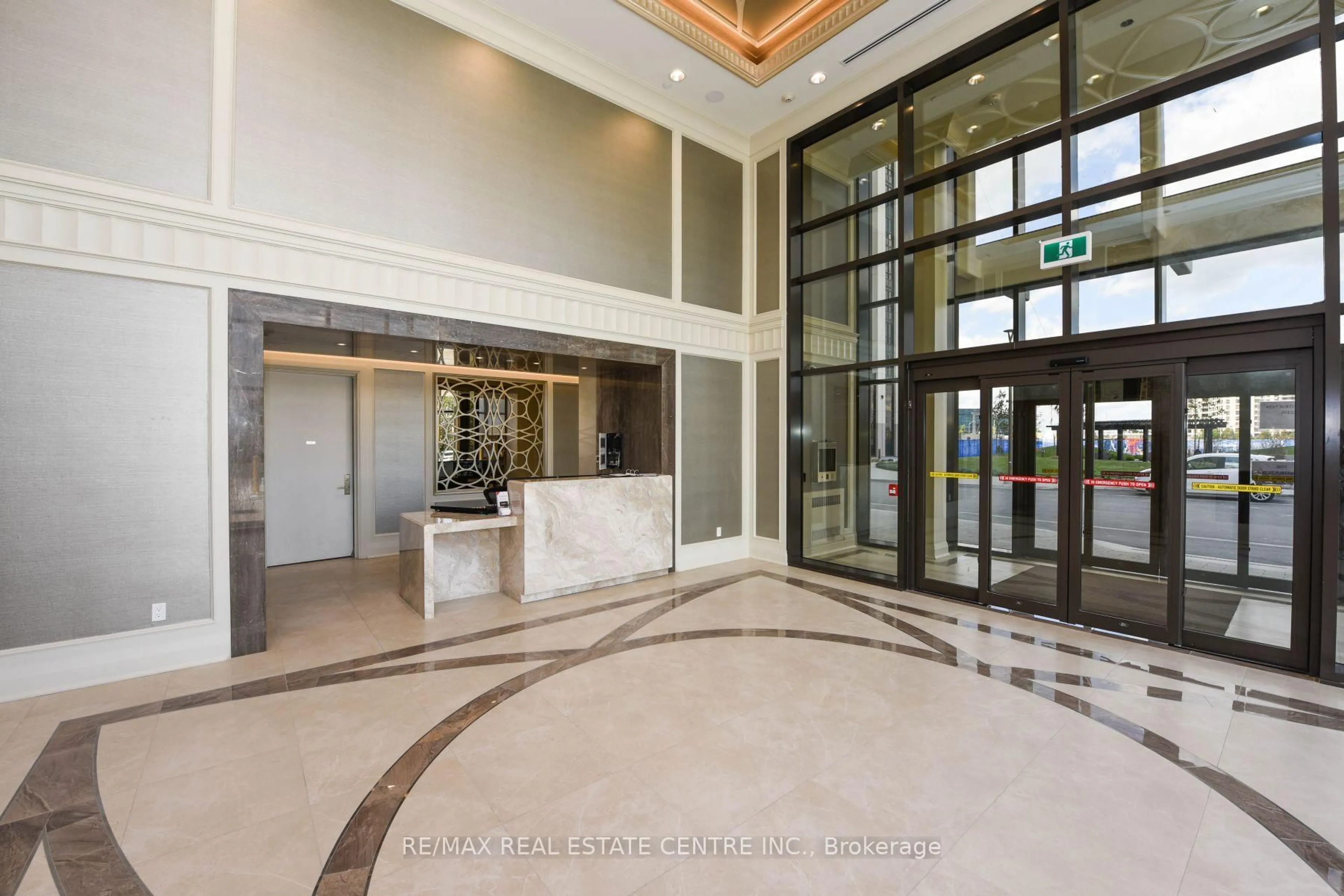 Indoor foyer for 9075 Jane St #508, Vaughan Ontario L4K 0L7