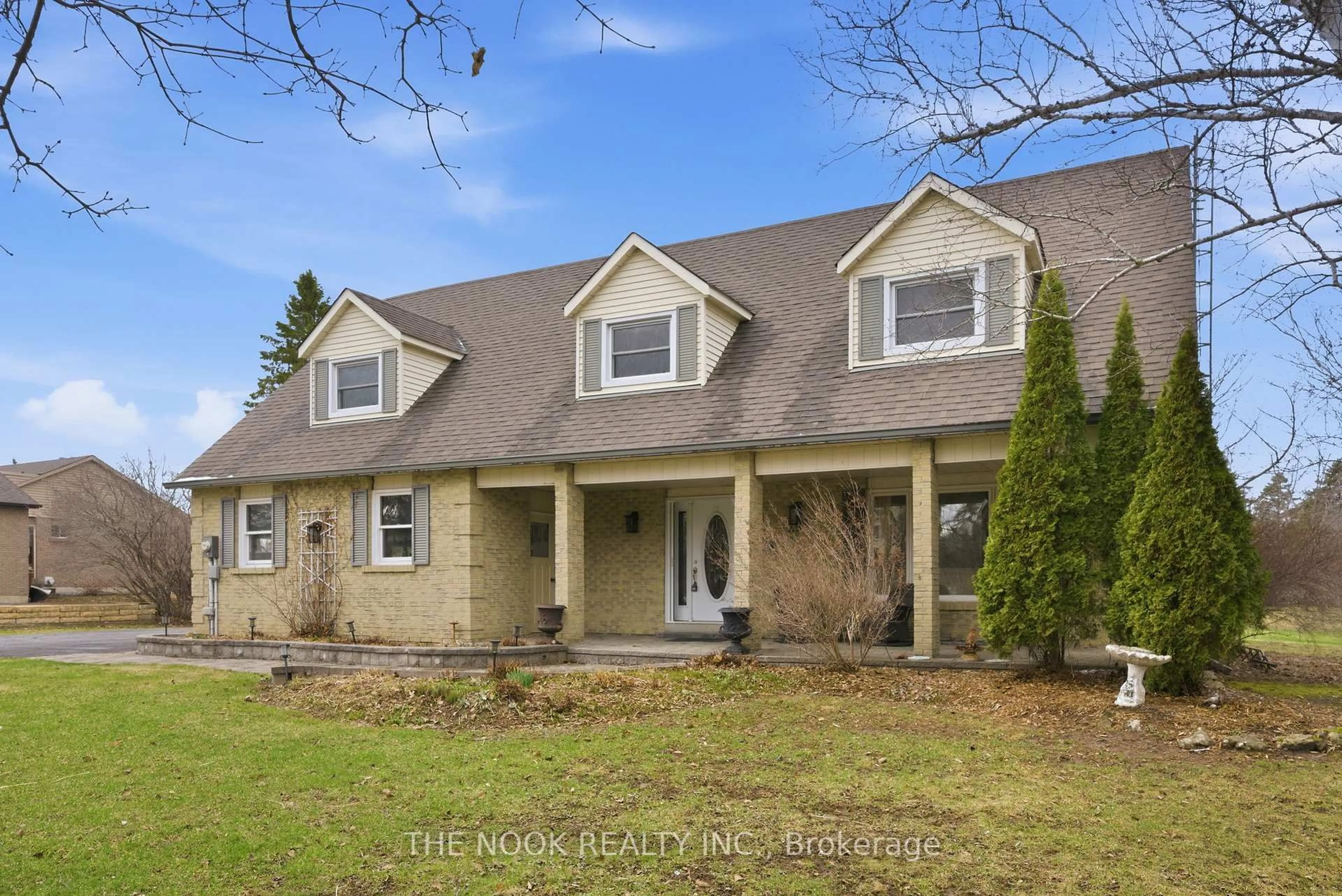 A pic from outside/outdoor area/front of a property/back of a property/a pic from drone, street for 497 Samuel Harper Crt, East Gwillimbury Ontario L0G 1M0