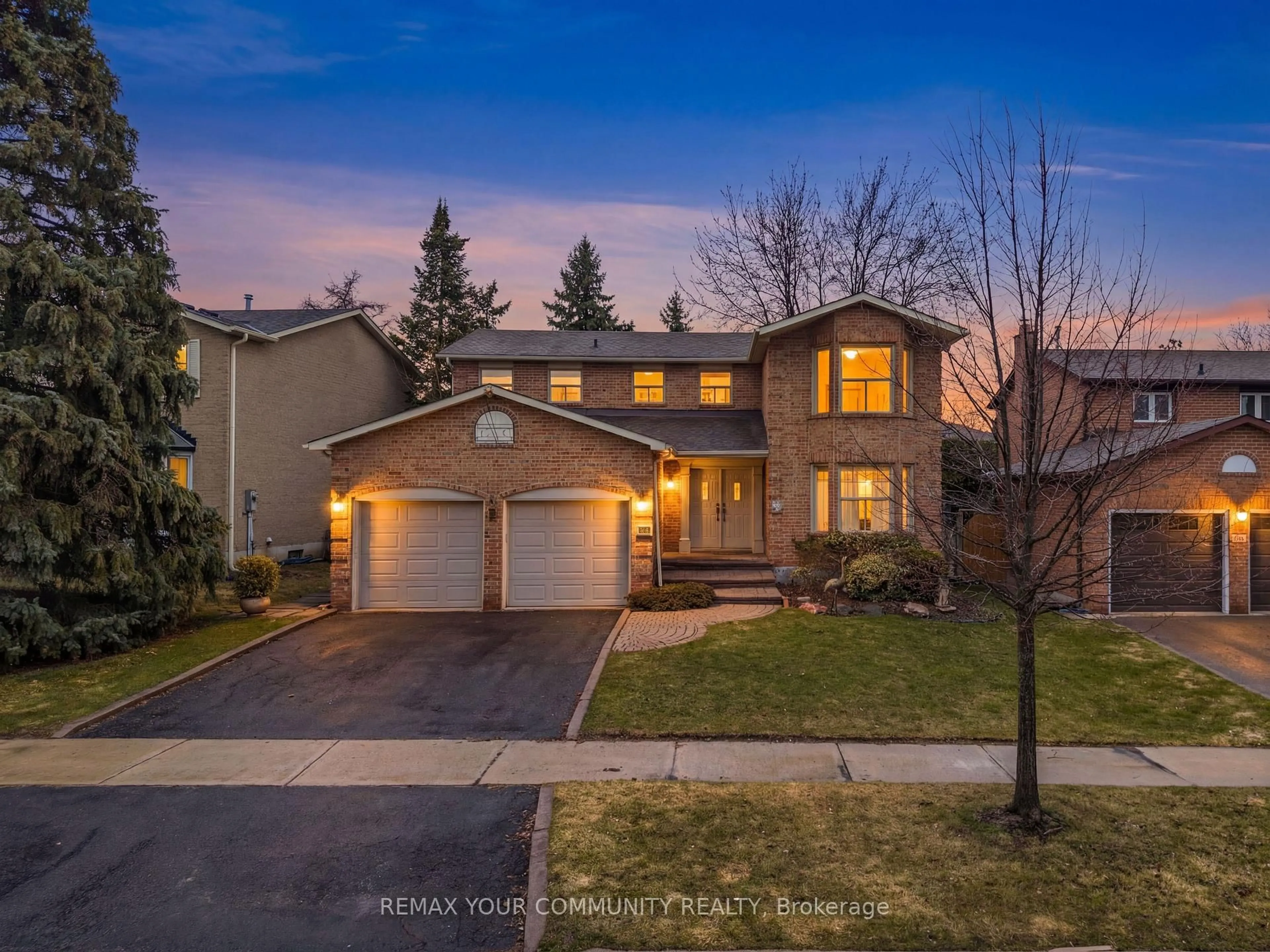 Unknown for 42 Houseman Cres, Richmond Hill Ontario L4C 7R8