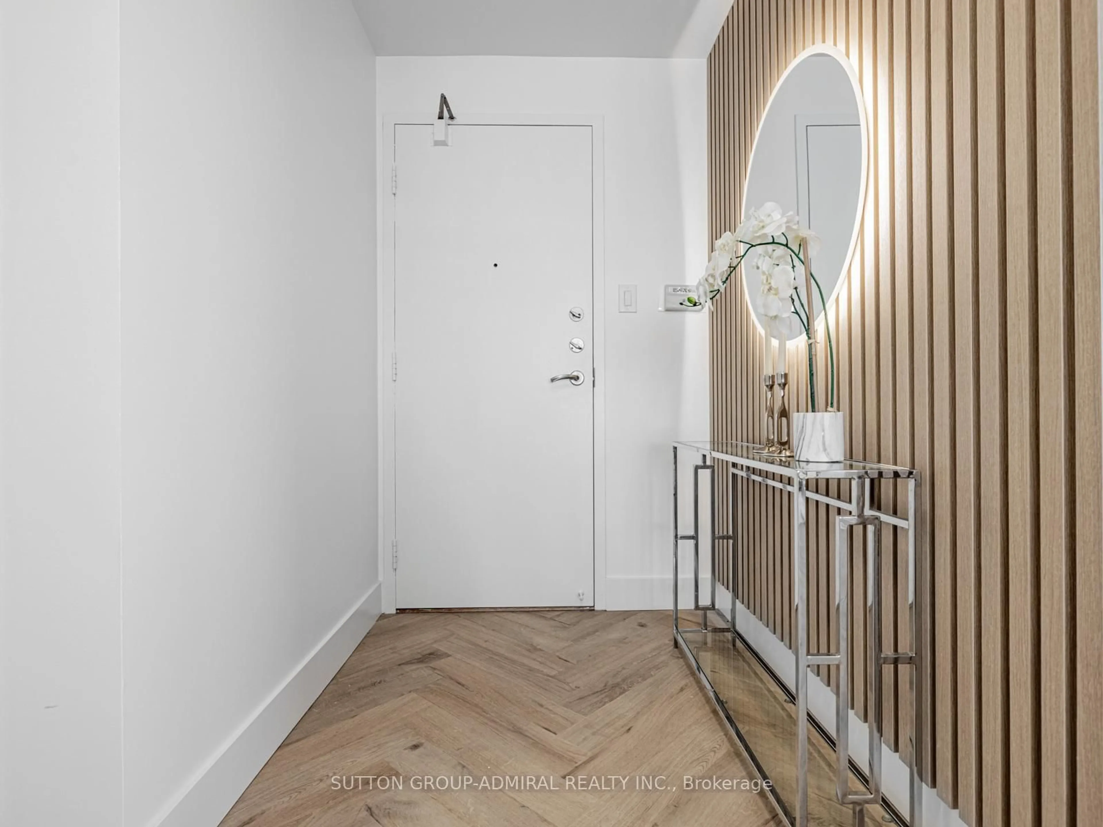 Indoor entryway for 7420 Bathurst St #1611, Vaughan Ontario L4J 6X4