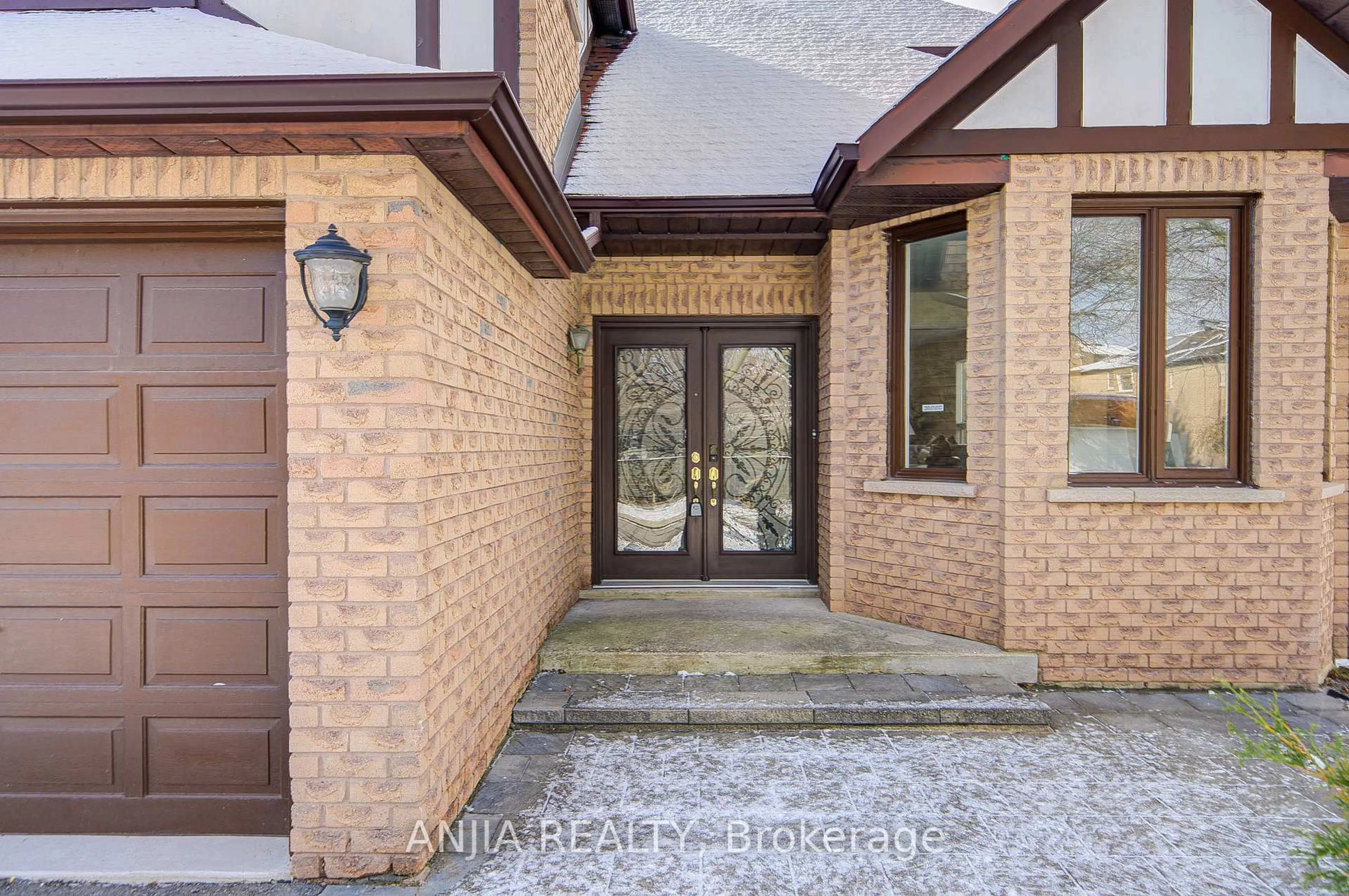 Home with brick exterior material, street for 33 Havagal Cres, Markham Ontario L3P 7G1