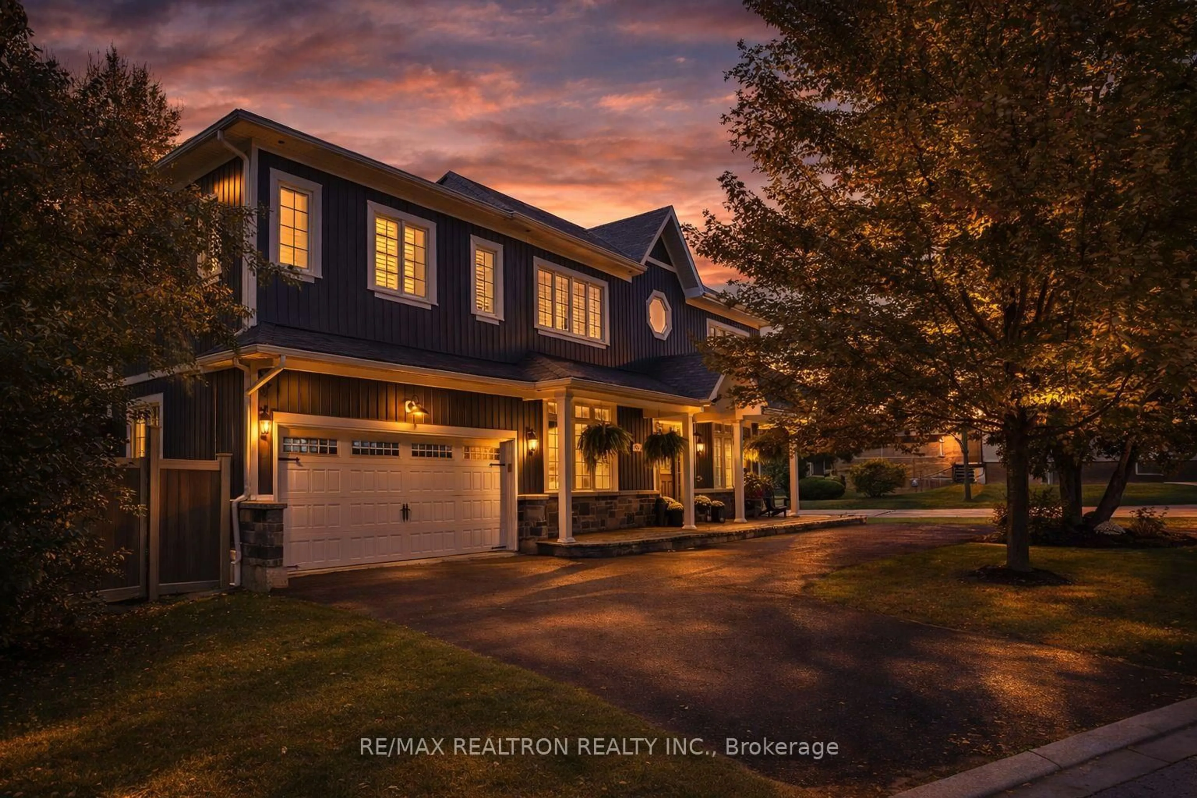 Unknown for 138 Roxborough Rd, Newmarket Ontario L3Y 3L3