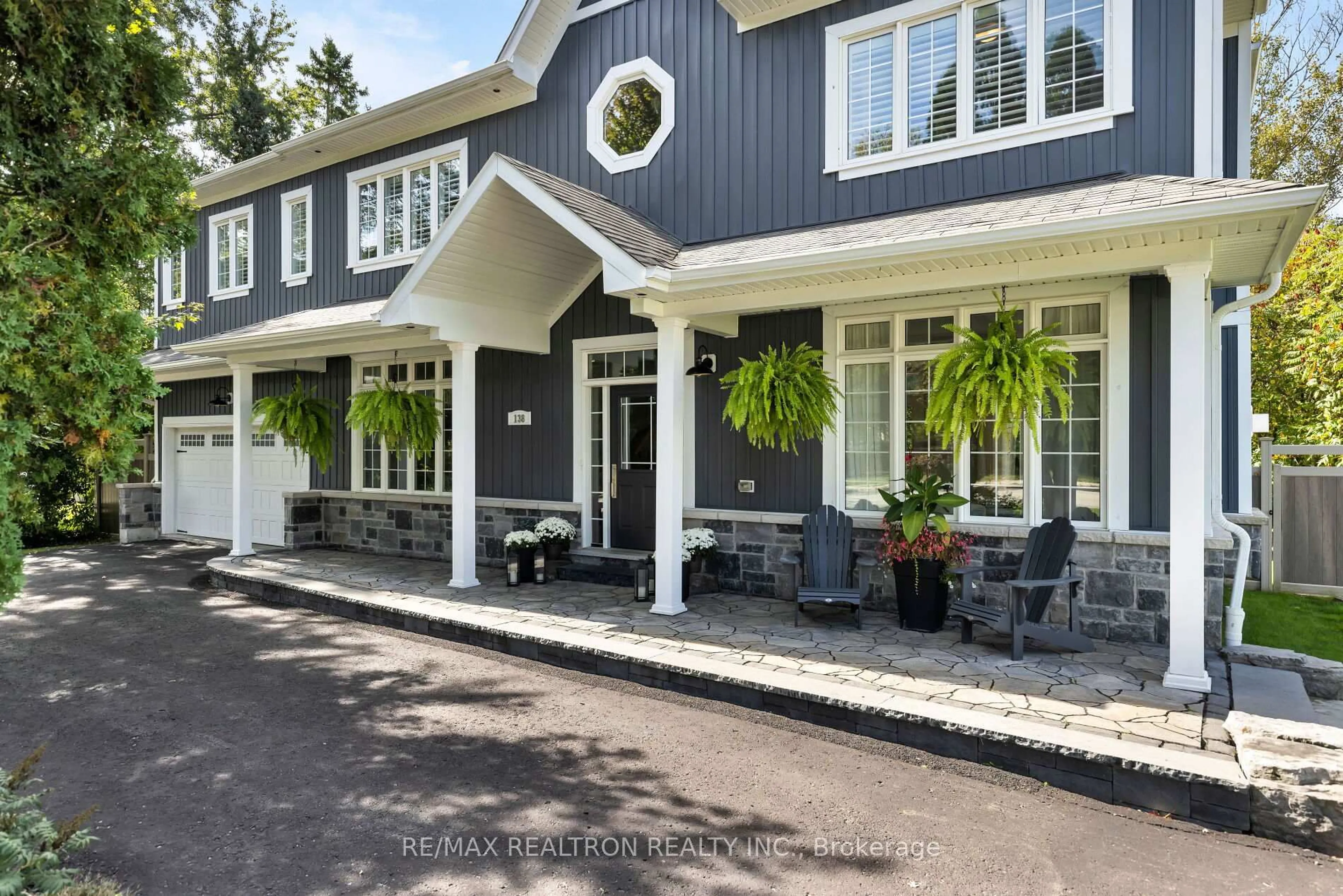 Unknown for 138 Roxborough Rd, Newmarket Ontario L3Y 3L3