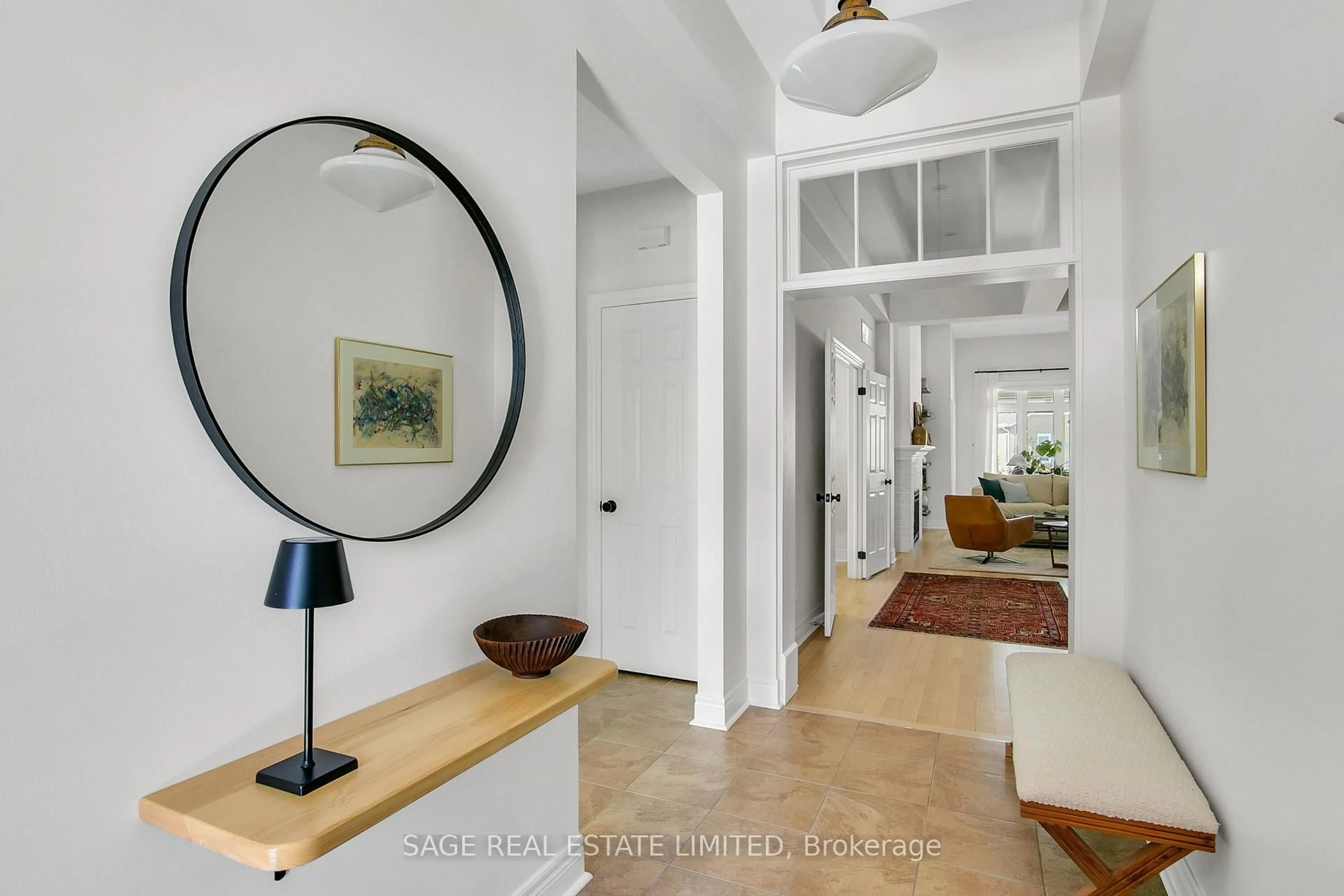 Indoor entryway for 19 Long Stan, Whitchurch-Stouffville Ontario L4A 1P5