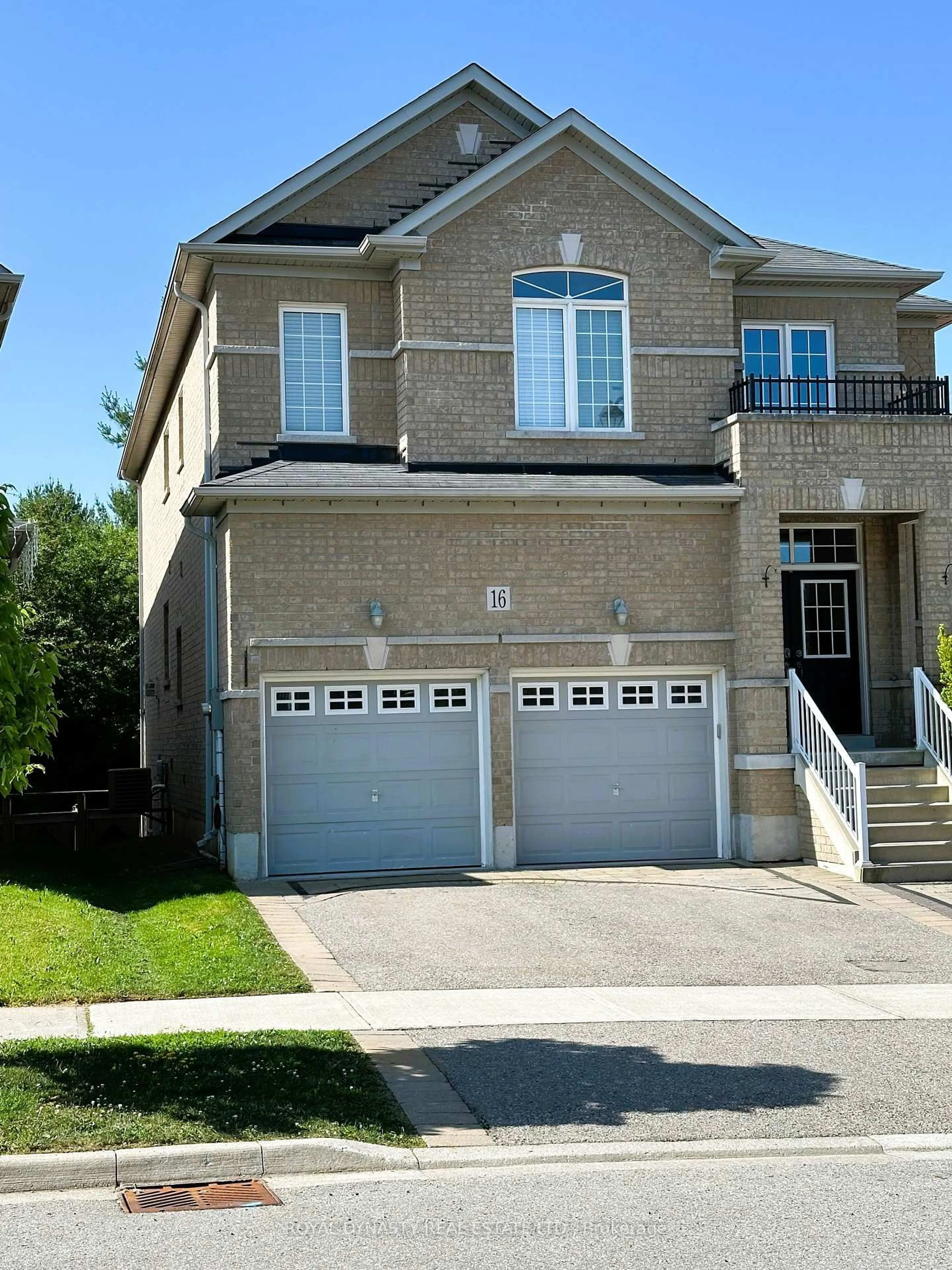 Home with brick exterior material, street for 16 Nature Way Cres, East Gwillimbury Ontario L9N 0A6