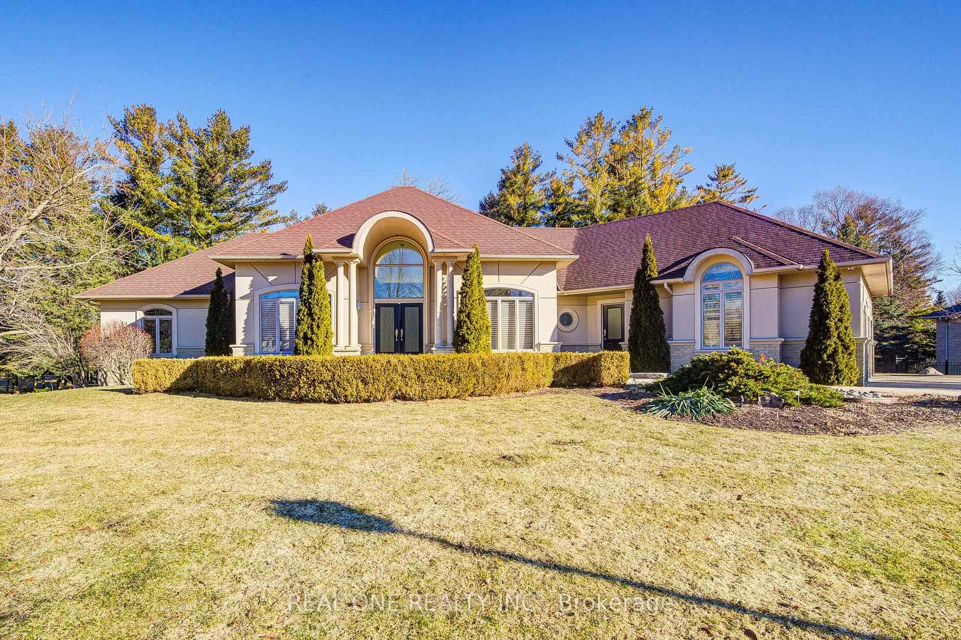 Home with brick exterior material, street for 24 Maplehyrn Ave, East Gwillimbury Ontario L0G 1V0