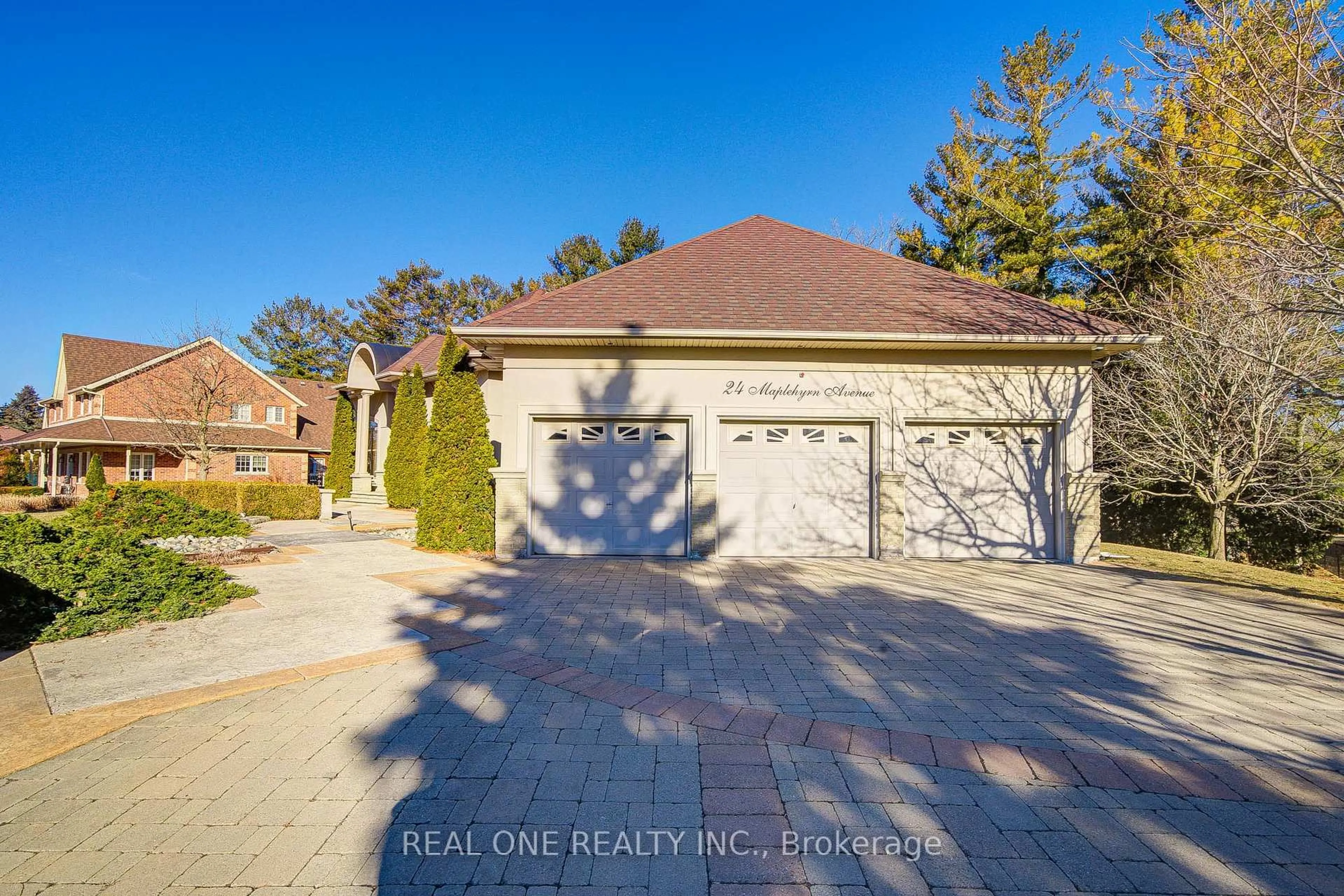 A pic from outside/outdoor area/front of a property/back of a property/a pic from drone, water/lake/river/ocean view for 24 Maplehyrn Ave, East Gwillimbury Ontario L0G 1V0