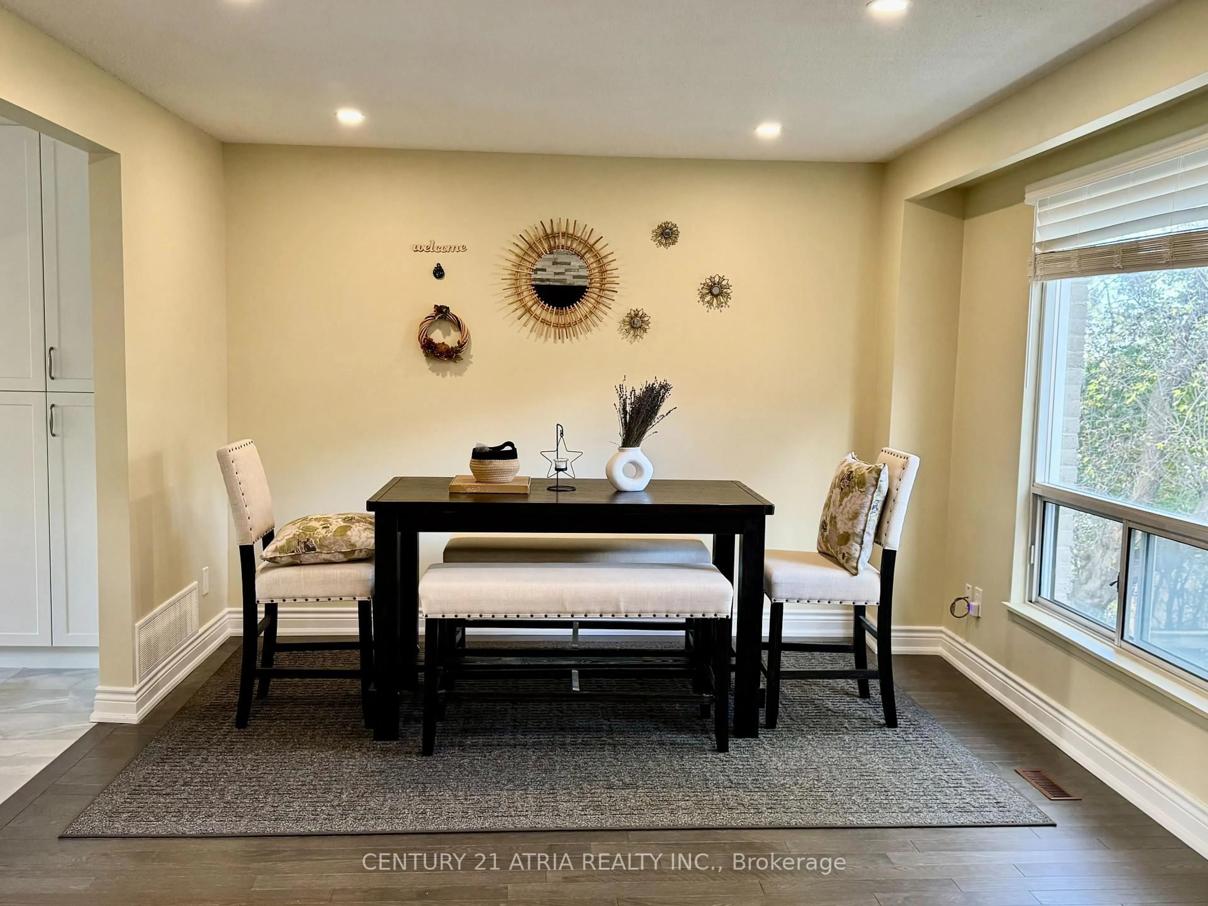 Unknown for 38 Henderson Dr, Aurora Ontario L4G 3L2