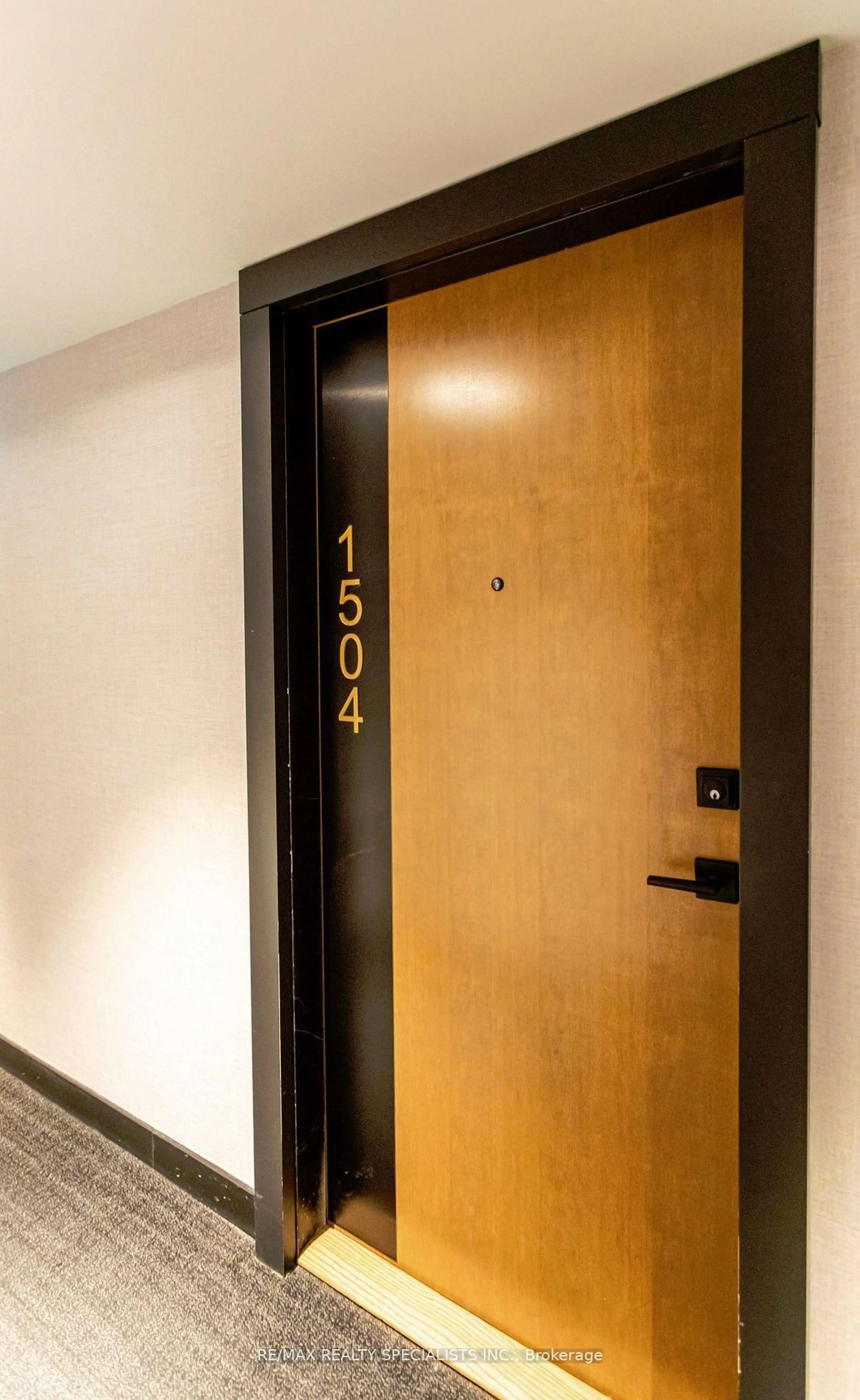 Indoor foyer for 2920 Highway 7 #1504, Vaughan Ontario L4K 0P4