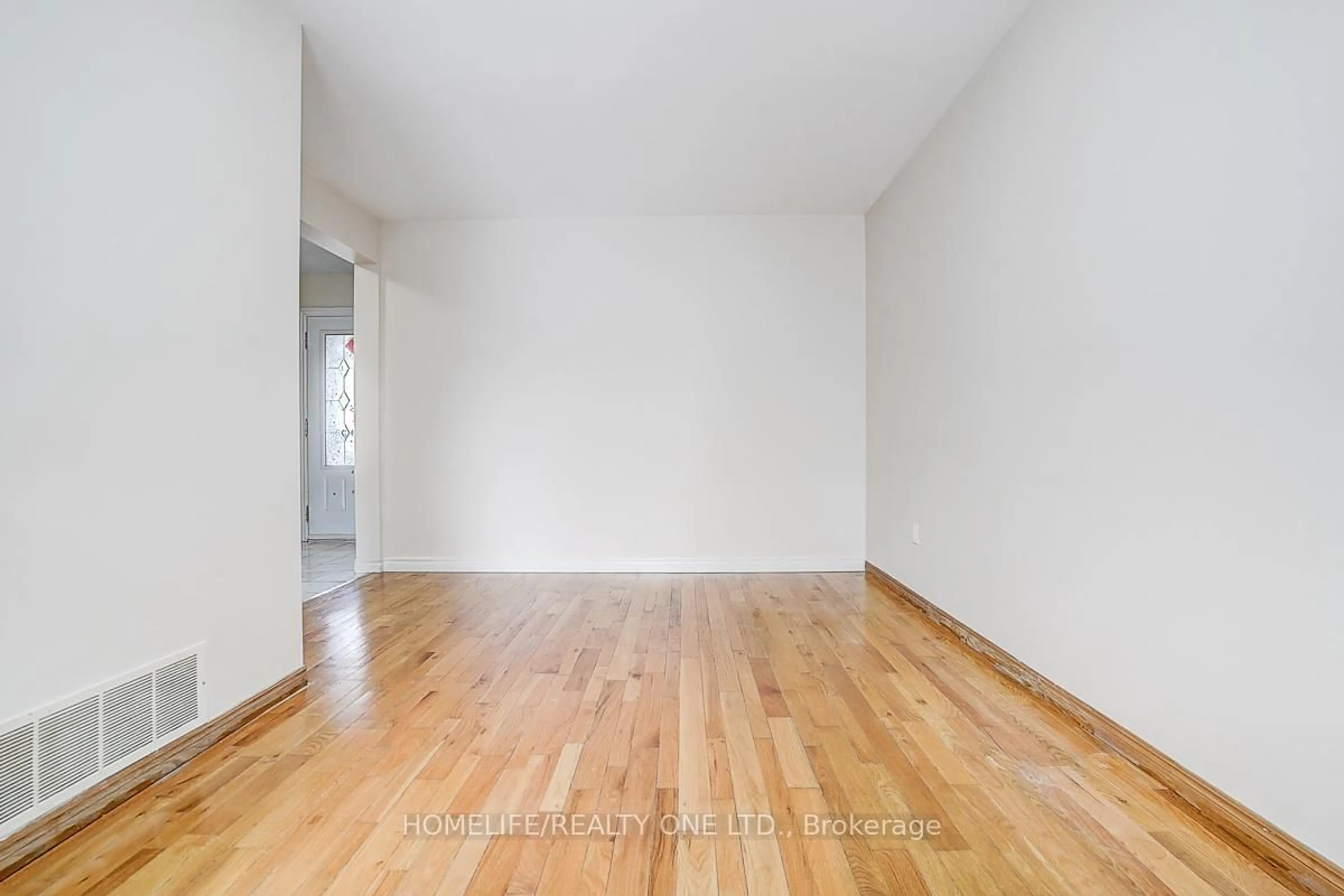 A pic of a room for 35 Fieldview Cres, Markham Ontario L3R 3H6