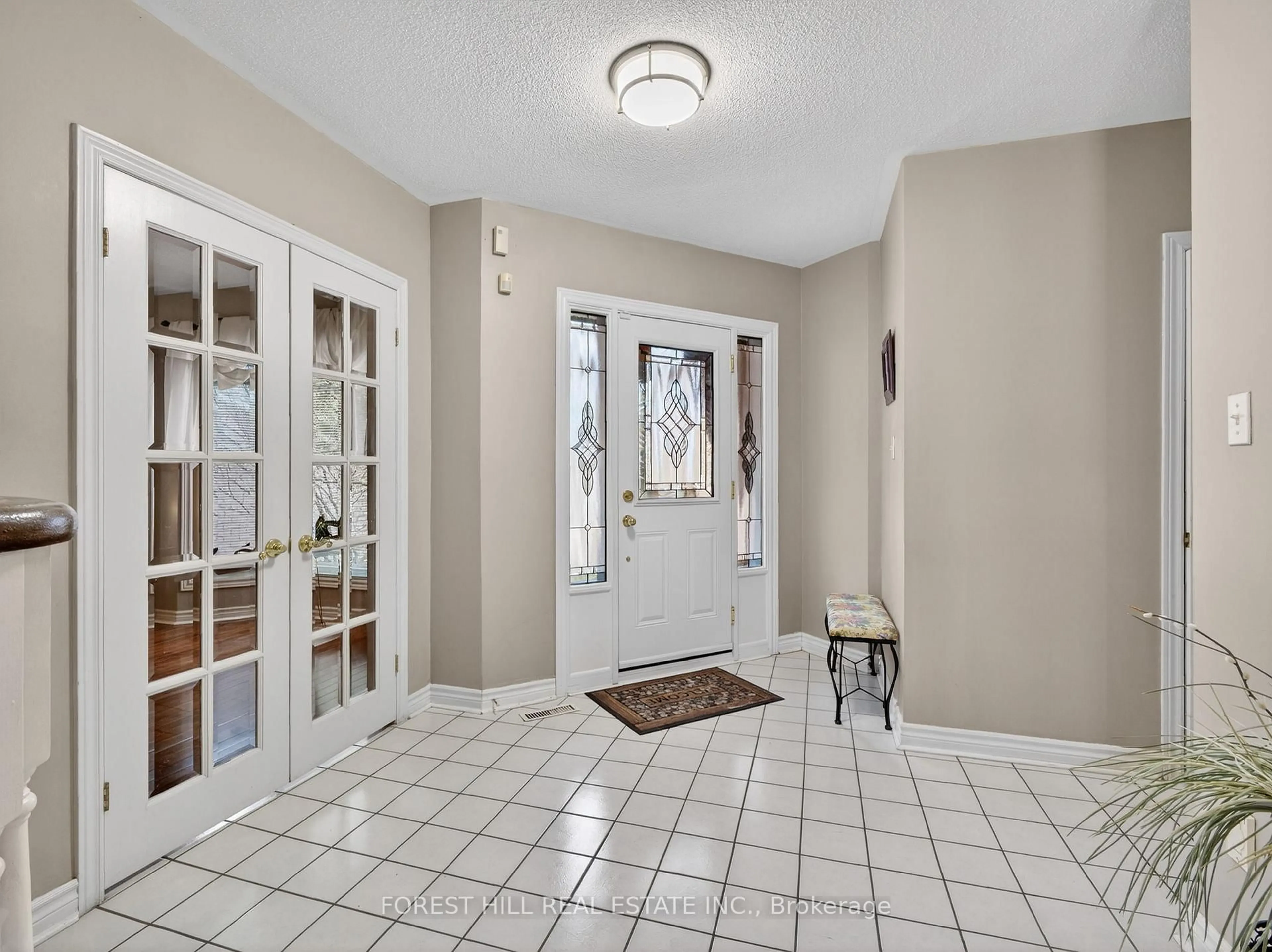 Indoor entryway for 43 Rockwood Cres, Vaughan Ontario L4J 7T2