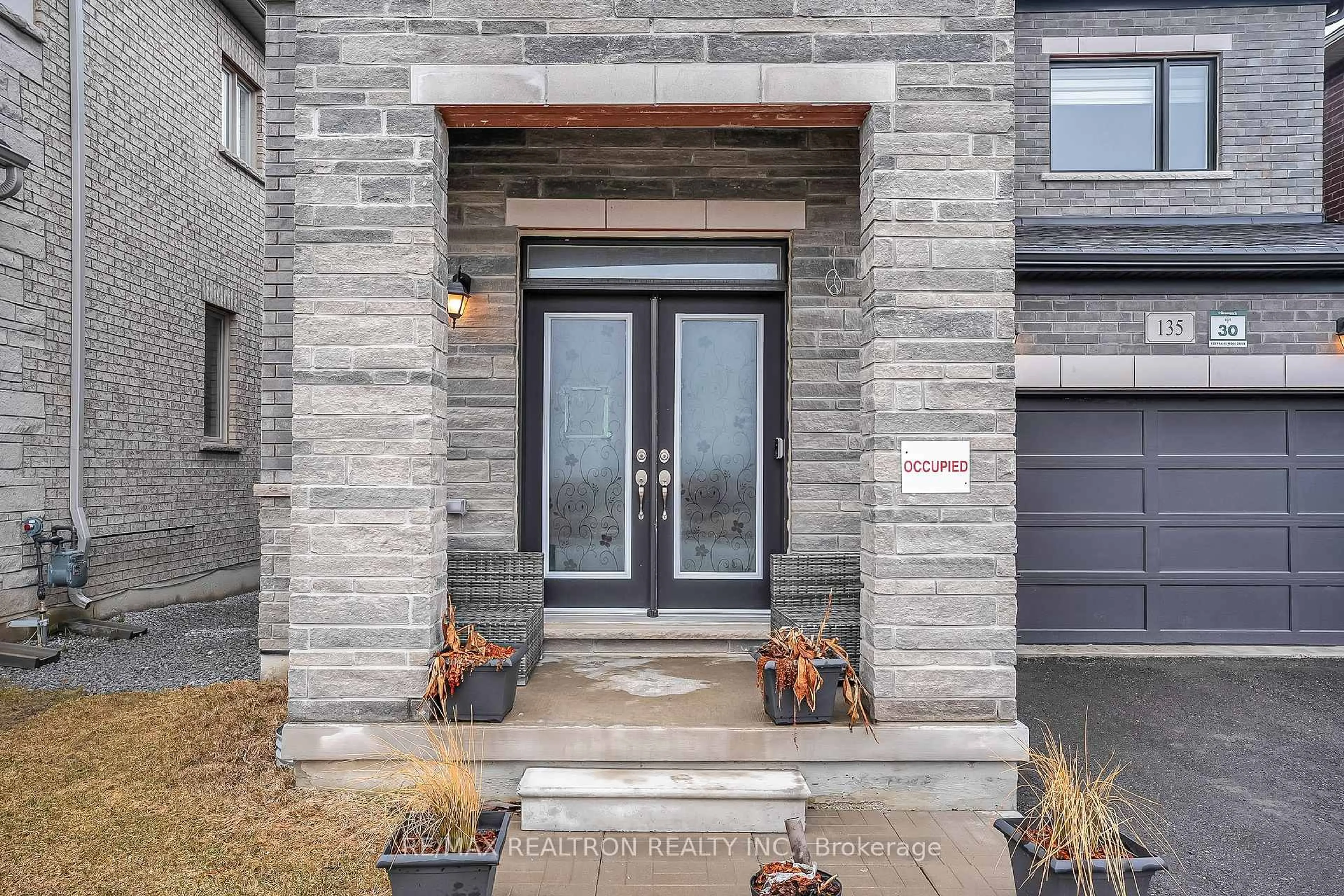 Indoor entryway for 135 Prairie Rose Dr, Richmond Hill Ontario L4S 0M8