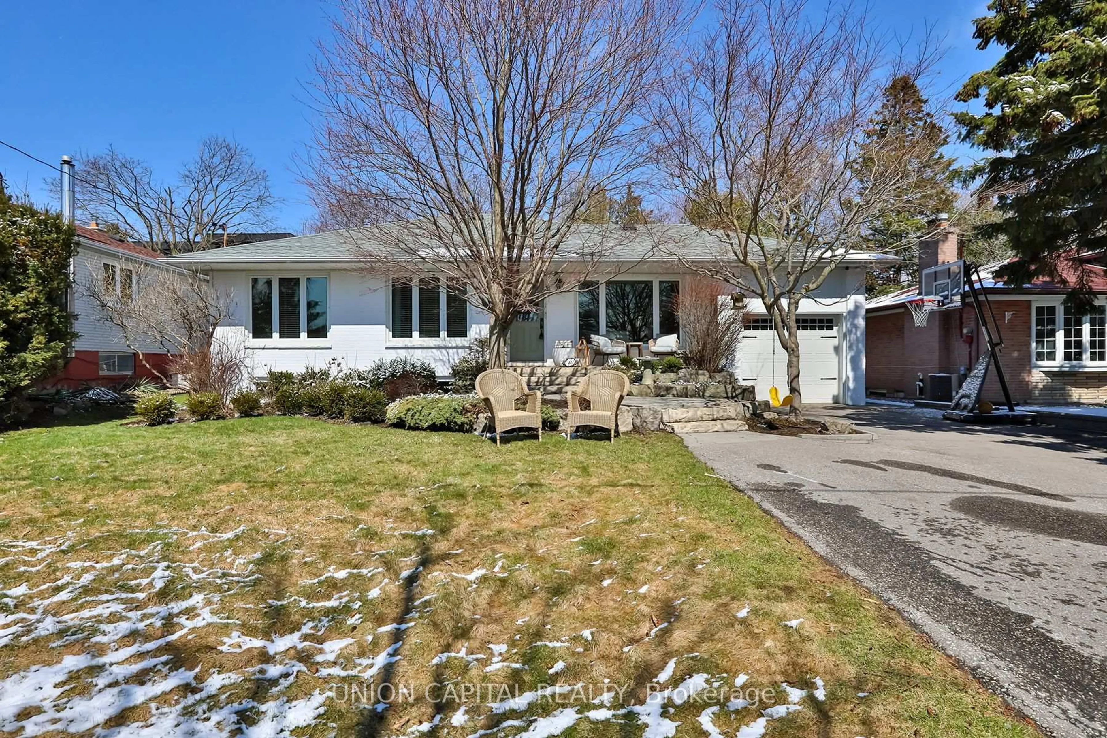 Unknown for 11 Sherwood Forest Dr, Markham Ontario L3P 1P5