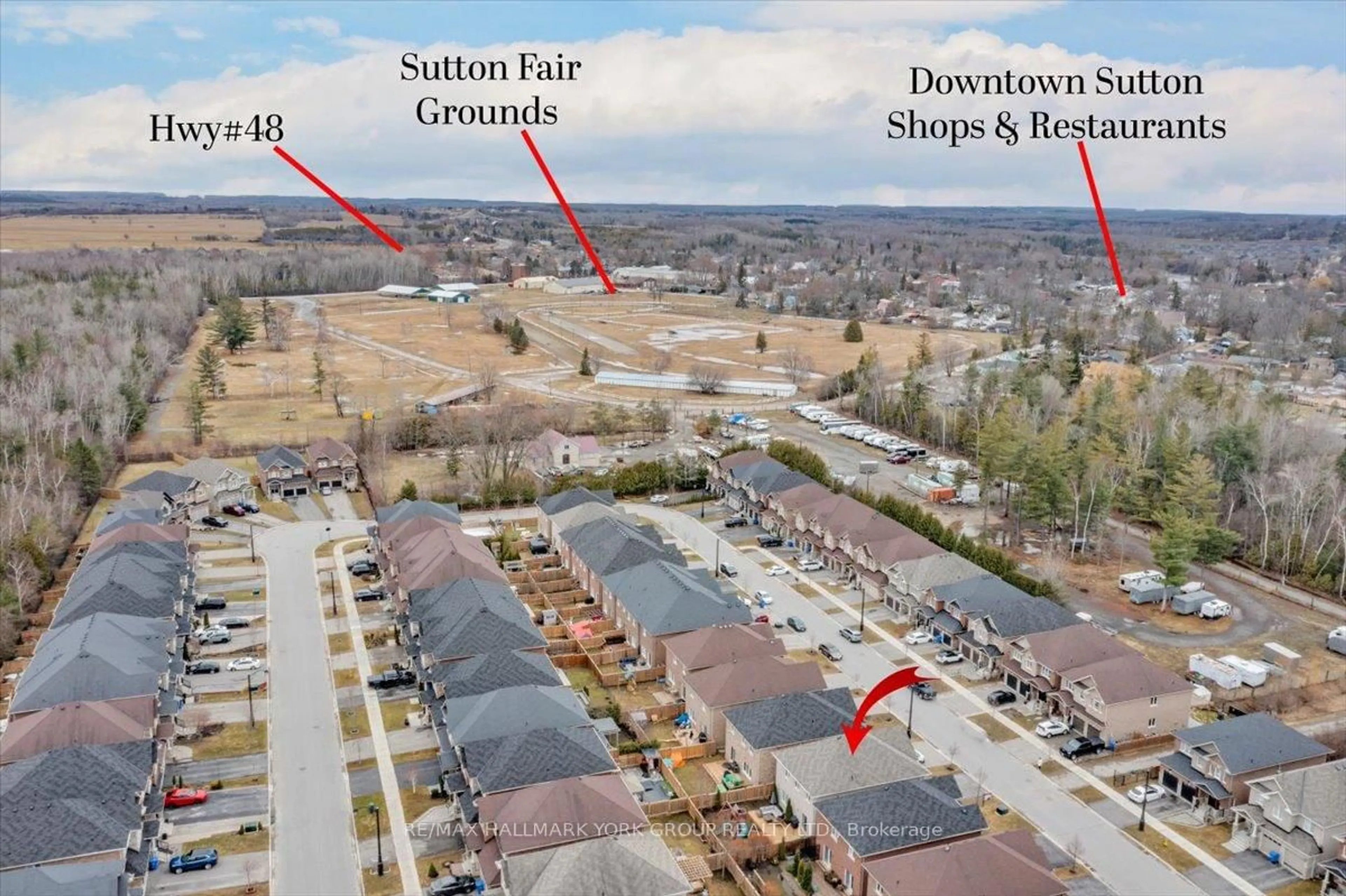 A pic from outside/outdoor area/front of a property/back of a property/a pic from drone, street for 39 Prosser Cres, Georgina Ontario L0E 1R0