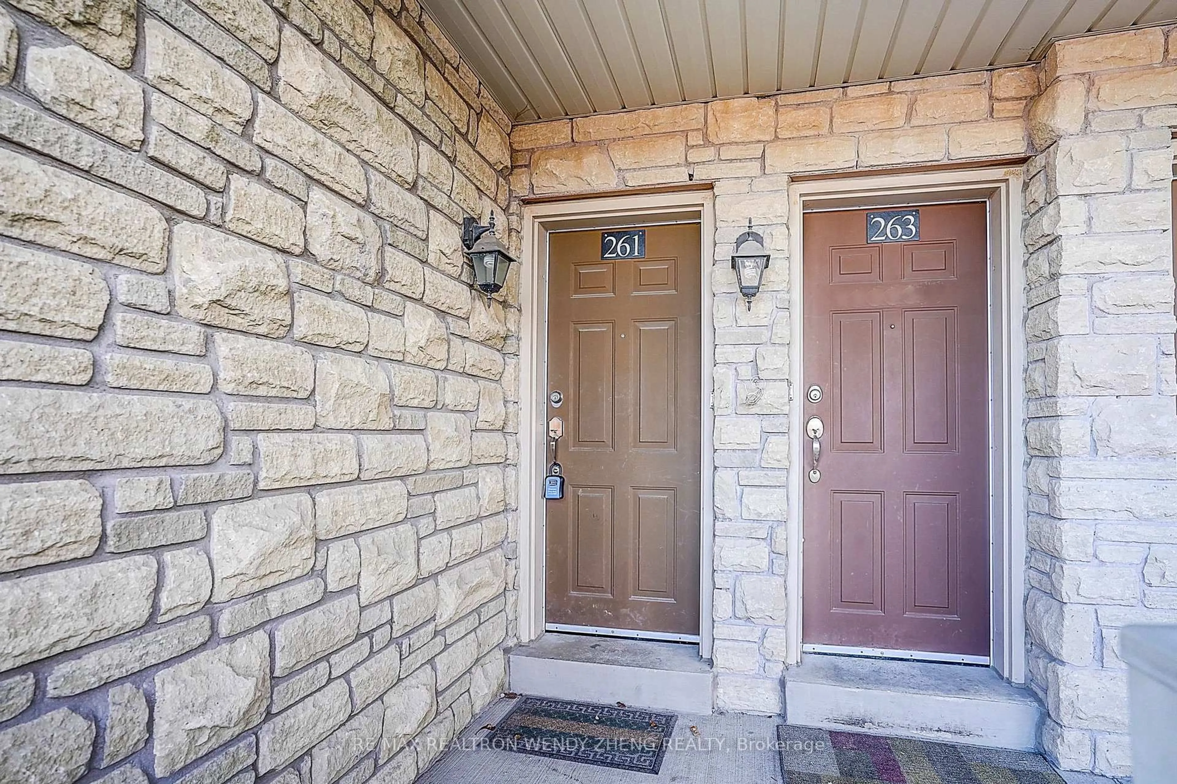Indoor entryway for 261 Aldergrove Dr, Markham Ontario L3R 2L8