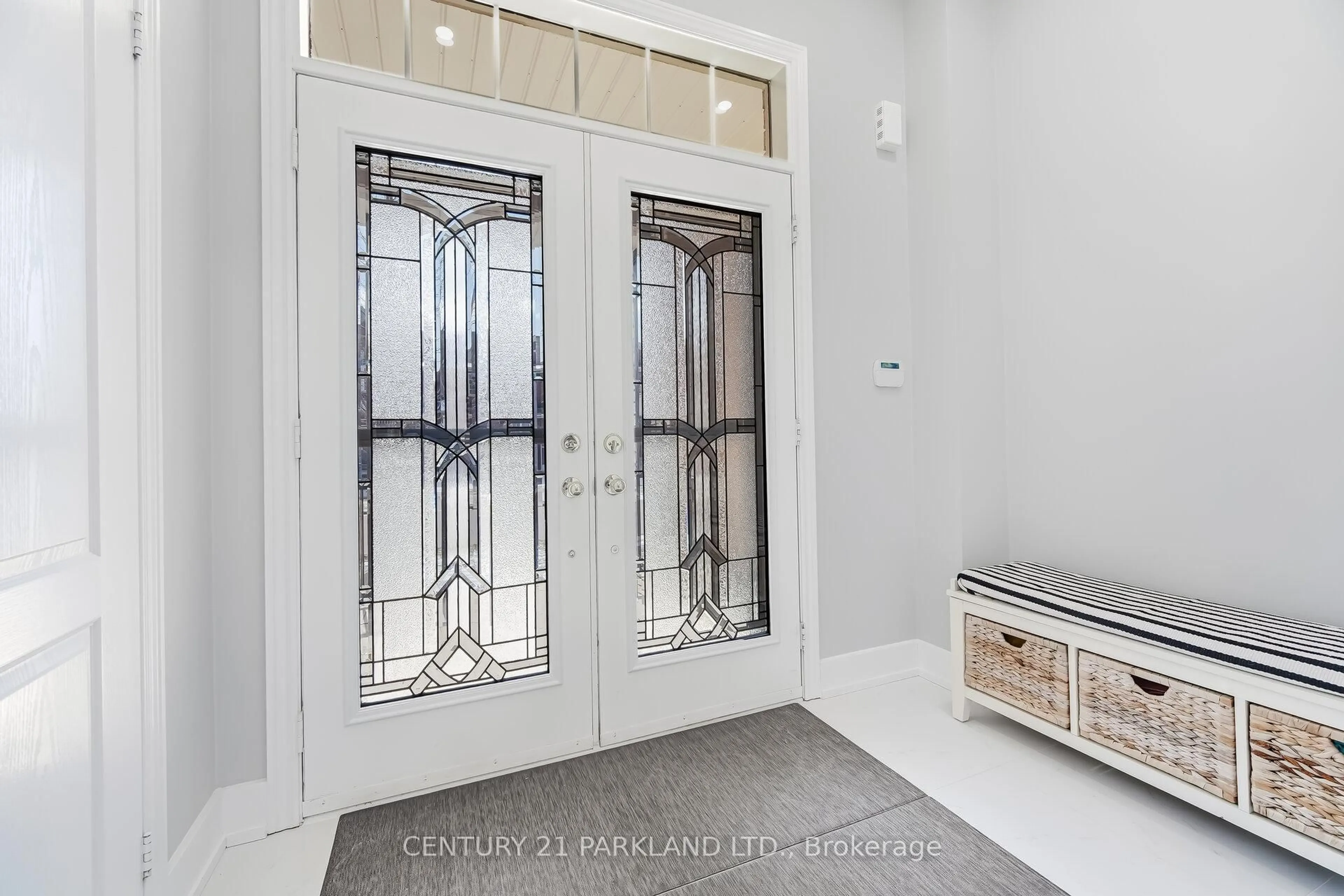 Indoor entryway for 15 Jonas Millway, Whitchurch-Stouffville Ontario L4A 0M4